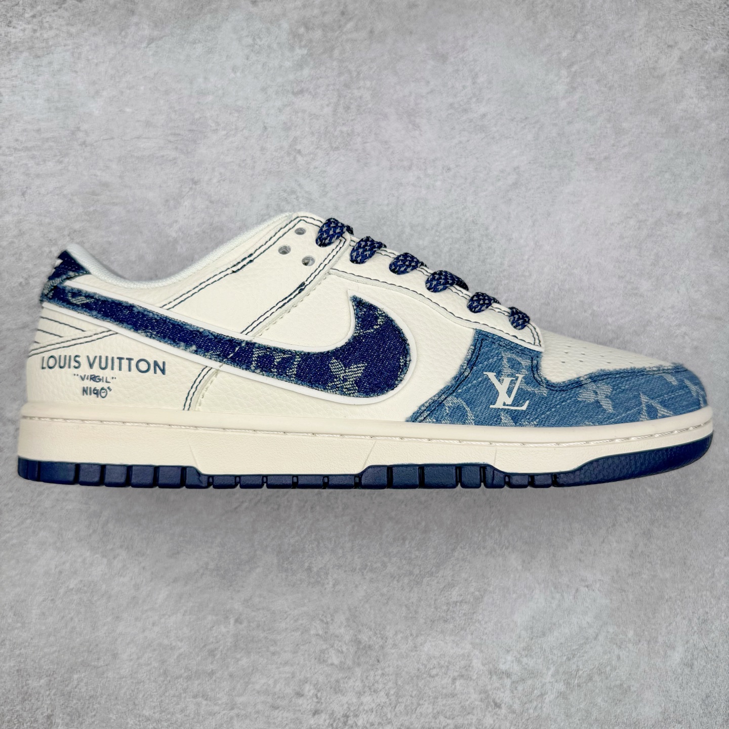 NK Dunk Low 定制配色 XX3168-142 大厂出品 极力推荐 原装头层材料 独家版型蒸餾加工帶來的是更好的视觉和脚感体验大厂纯原品质出货 清洁度 电绣工艺 皮料切割干净无任何毛边 细节完美 实拍调校N版已经零色差零失真 百分百还原实物色彩所见即所得 不存在货不对板色差等低级问题 选购参考实物拍摄 不混卖不参货 只用心做好货严格选品 承诺混一赔十 尺码：36 36.5 37.5 38 38.5 39 40 40.5 41 42 42.5 43 44 44.5 45-选品中心