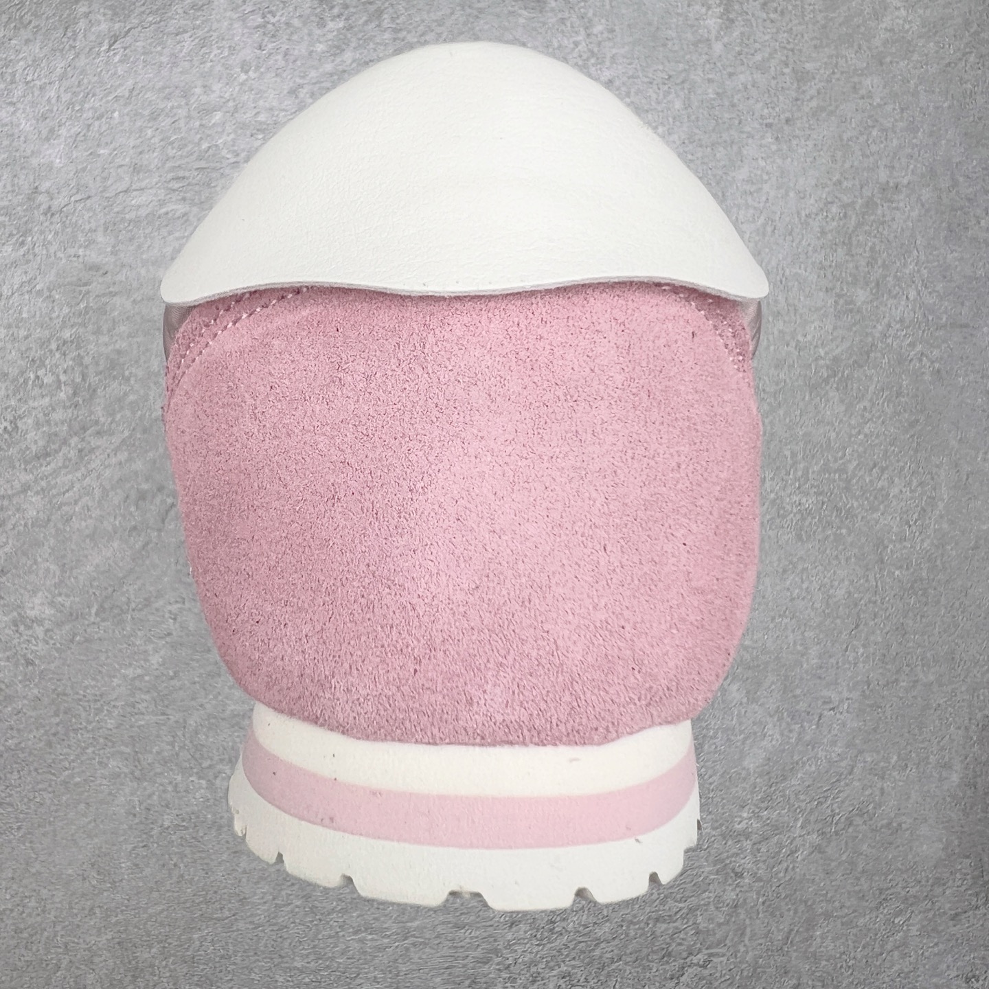 图片[8]-Vans Super LowPro 樱花粉 官方新款 复古薄底德训鞋系列 以经典Vans Serio为灵感，氛围感樱花粉，与春日街头适配度拉满，一脚踩进浅浅春色。华夫大底搭上 EVA 泡棉科技，脚感舒适怎么Live都生动，轻盈出门！ 货号：VN000D83O3N 尺码：35 36 36.5 37 38 38.5 39 40-选品中心