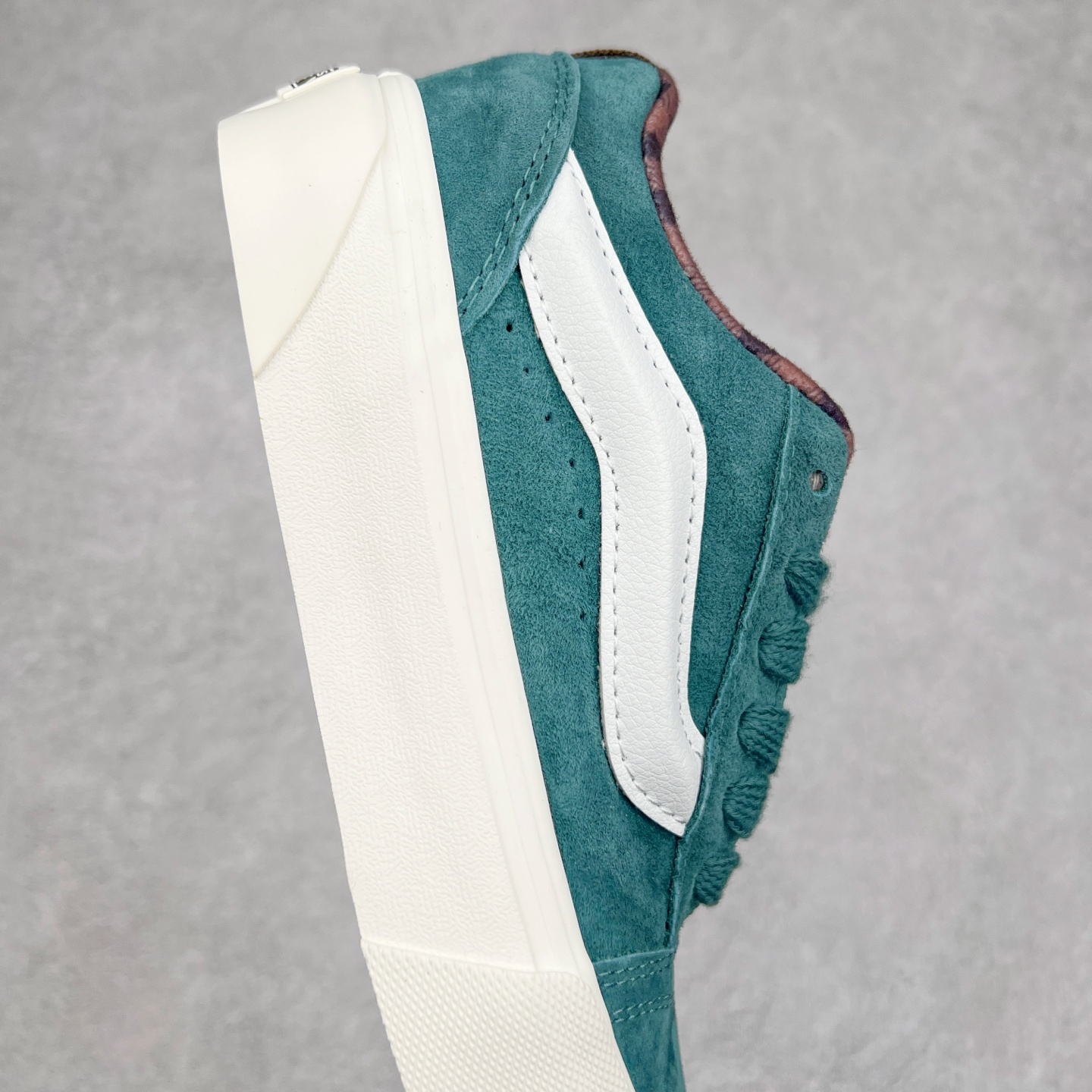 图片[6]-Vans Knu Skool 深绿 官方新款 复古休闲胖胖面包鞋 肥胖版大LOGO原版全皮猪八面料 货号：VN000CS0PRM 尺码：35 36 36.5 37 38 38.5 39 40 40.5 41 42 42.5 43 44 45 工艺：硫化1：1（重量1：1、真标、原钢印、材质标、鞋型标、合格证）-选品中心