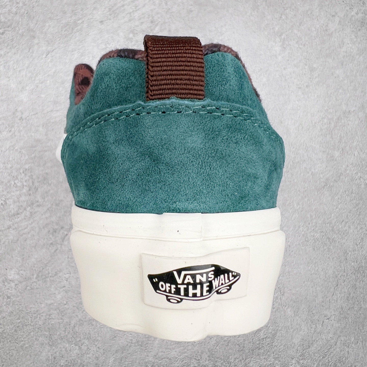 图片[8]-Vans Knu Skool 深绿 官方新款 复古休闲胖胖面包鞋 肥胖版大LOGO原版全皮猪八面料 货号：VN000CS0PRM 尺码：35 36 36.5 37 38 38.5 39 40 40.5 41 42 42.5 43 44 45 工艺：硫化1：1（重量1：1、真标、原钢印、材质标、鞋型标、合格证）-选品中心