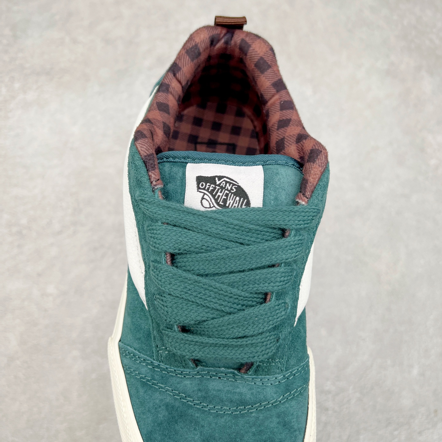 图片[5]-Vans Knu Skool 深绿 官方新款 复古休闲胖胖面包鞋 肥胖版大LOGO原版全皮猪八面料 货号：VN000CS0PRM 尺码：35 36 36.5 37 38 38.5 39 40 40.5 41 42 42.5 43 44 45 工艺：硫化1：1（重量1：1、真标、原钢印、材质标、鞋型标、合格证）-选品中心