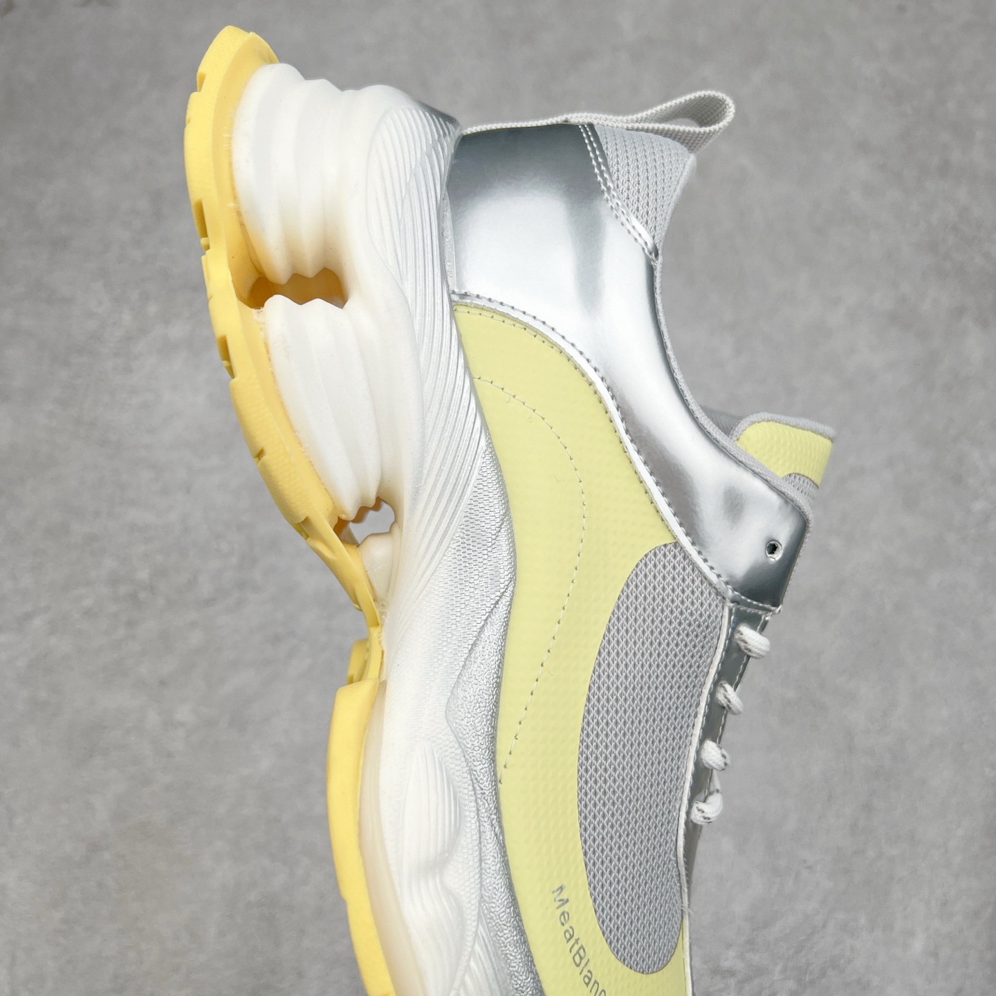 图片[6]-2025赵露思，新晋潮流鞋靴品 GG-CC 5CM厚底增高 星河粒子 月牙底绑带休闲运动老爹鞋 春日踏青舒适度和少女感 GGCC运动休闲鞋界的白月光🌙 白黄紫配色好温柔 三层组合月牙底 柔软有弹性的月牙底和增加舒适度显腿长的5cm增高 长时间走路和站立都不累脚 不管怎么搭配都好看 尺码：35 36 37 38 39 40-选品中心