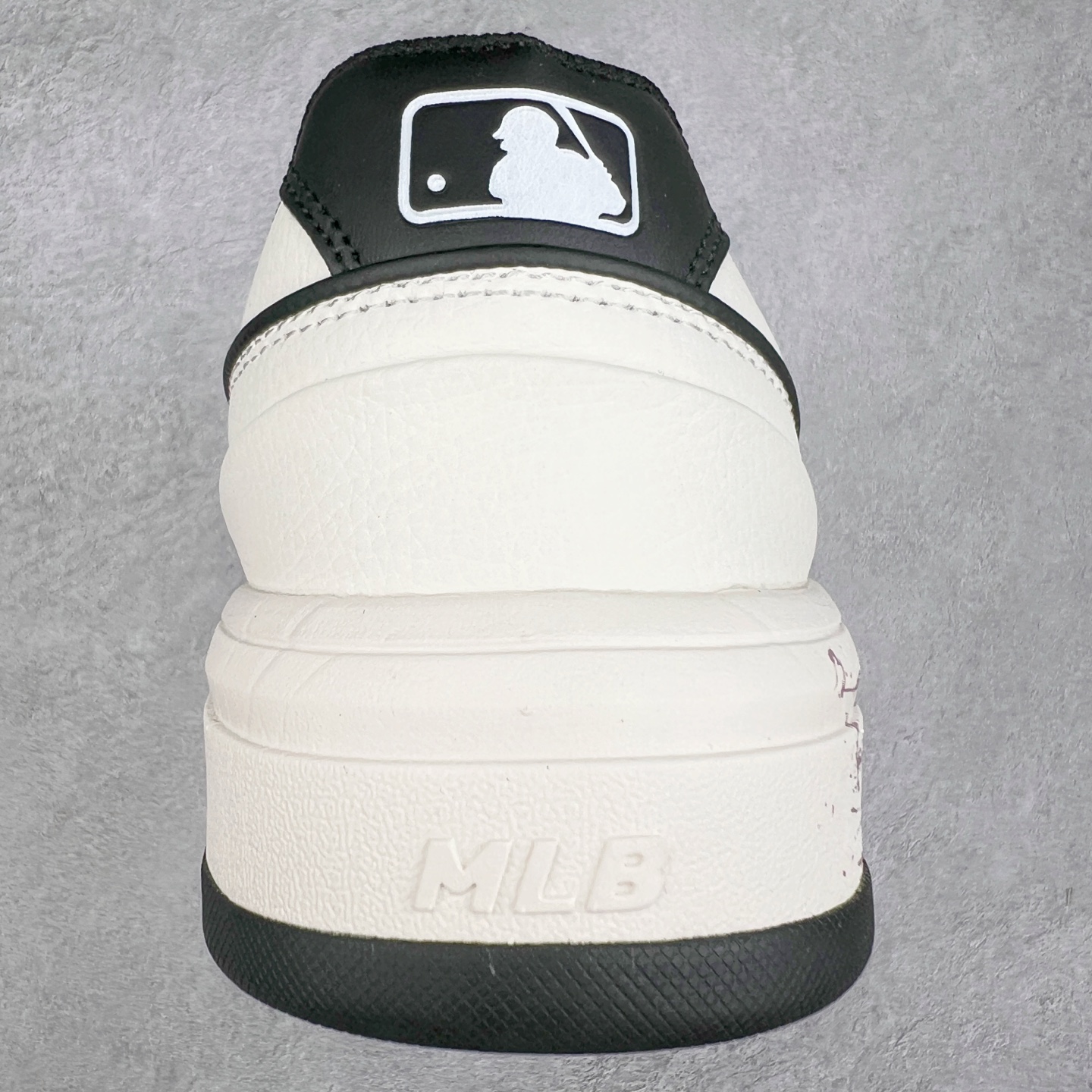 图片[8]-MLB Chunky Liner Basic 复古印花学长鞋系列低帮轻量增高厚底百搭休闲运动慢跑鞋板鞋 Korea韩国联名NY美国榄球纽约洋基队限定 韩国代购专供 全套原楦原纸板原厂数据开发 正确中底拉帮中底网布细节 平台代购专供 左脚内置芯片 韩国代购吊牌标贴 独家一比一RB+MD组合大底 高频后跟小人Logo精准对位立体饱满 正确网布加超迁鞋面 转印中底走线紧密 转印Logo工艺表层防刮不掉色 尺码：35 36 36.5 37.5 38 38.5 39 40 40.5 41 42 42.5 43 44 45-选品中心