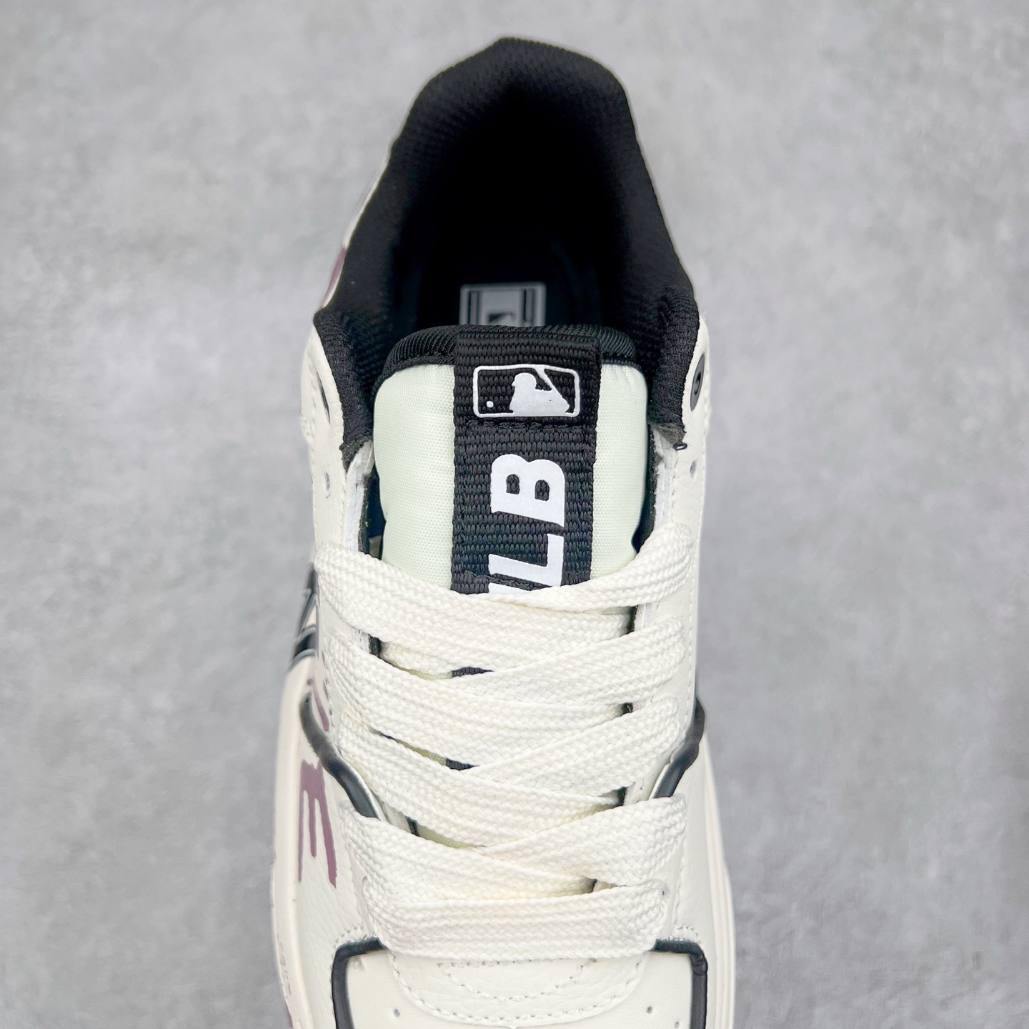 图片[5]-MLB Chunky Liner Basic 复古印花学长鞋系列低帮轻量增高厚底百搭休闲运动慢跑鞋板鞋 Korea韩国联名NY美国榄球纽约洋基队限定 韩国代购专供 全套原楦原纸板原厂数据开发 正确中底拉帮中底网布细节 平台代购专供 左脚内置芯片 韩国代购吊牌标贴 独家一比一RB+MD组合大底 高频后跟小人Logo精准对位立体饱满 正确网布加超迁鞋面 转印中底走线紧密 转印Logo工艺表层防刮不掉色 尺码：35 36 36.5 37.5 38 38.5 39 40 40.5 41 42 42.5 43 44 45-选品中心