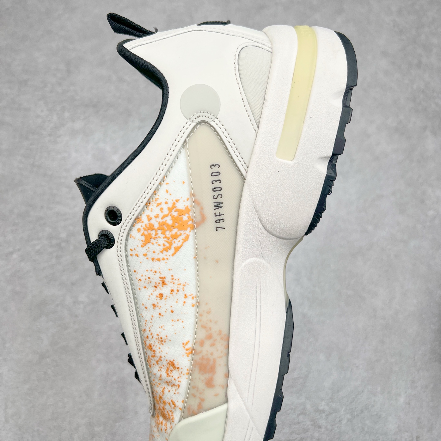 图片[7]-Stone Island Grime Panelled 石头岛黑褐色舒适时尚低帮生活休闲鞋 石头岛作不仅是科技面料和织物染色典范并加入了创新机能美学，兼顾功能性与时尚感，颠覆传统休闲服饰的想象。尺码：36 37 37.5 38 38.5 39 39.5 40 40.5 41.5 42 42.5 43 44 44.5 45-选品中心