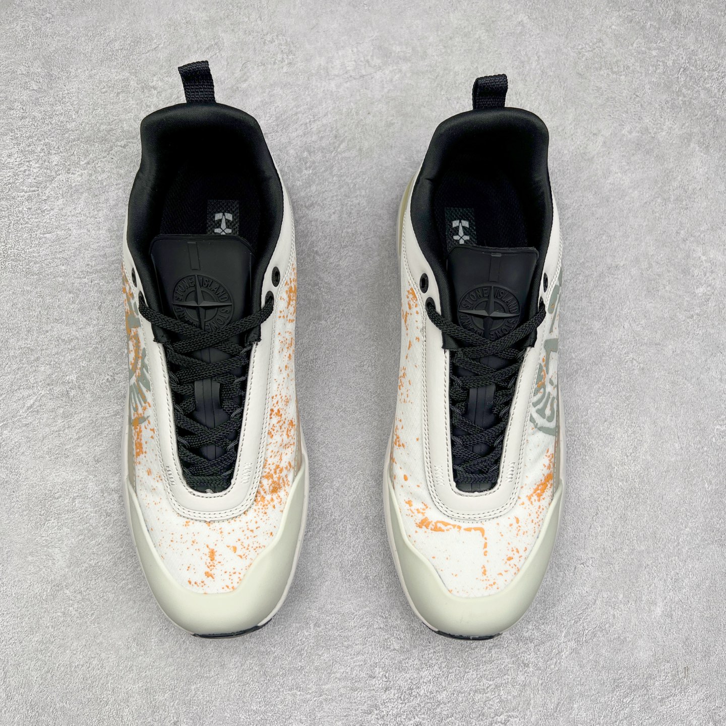 图片[2]-Stone Island Grime Panelled 石头岛黑褐色舒适时尚低帮生活休闲鞋 石头岛作不仅是科技面料和织物染色典范并加入了创新机能美学，兼顾功能性与时尚感，颠覆传统休闲服饰的想象。尺码：36 37 37.5 38 38.5 39 39.5 40 40.5 41.5 42 42.5 43 44 44.5 45-选品中心