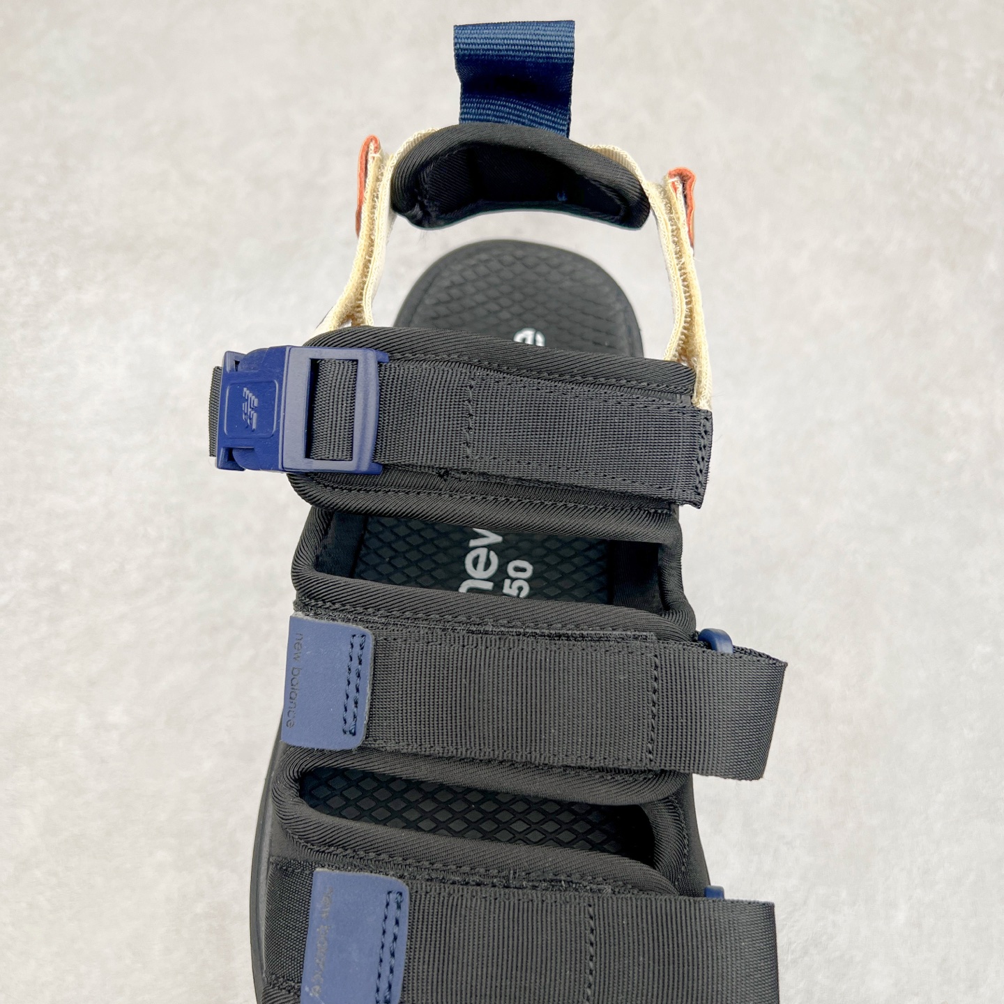 图片[5]-New Balance 新百伦NB SD3205 经典沙滩凉鞋 韩国专柜订单 MD高频软底 原厂织带面料 弹力扣 将机能美学融入到夏日凉鞋设计中 兼具舒适度与时尚感 早在韩国一经推出 迅速席卷潮流圈 尺码：35/44-选品中心