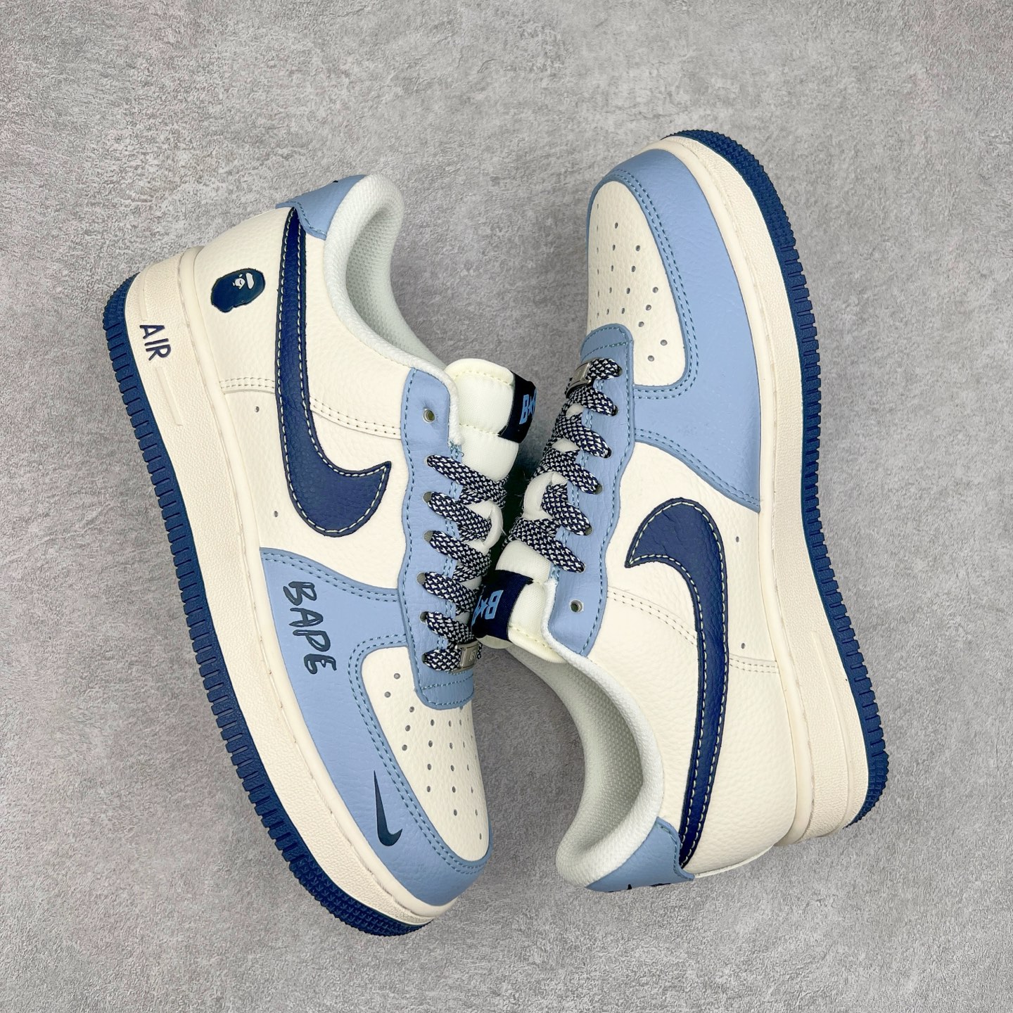 图片[3]-NK Air Force 1´07 Low 空军一号低帮百搭休闲运动板鞋 XS1958-554 柔软、弹性十足的缓震性能和出色的中底设计 横跨复古与现代的外型结合 造就出风靡全球 三十多年的Force 1 直到今天还深受青睐 实拍调校N版已经零色差零失真 百分百还原实物色彩所见即所得 不存在货不对板色差等低级问题 选购参考实物拍摄 不混卖不参货 只用心做好货严格选品 承诺混一赔十 尺码：36 36.5 37.5 38 38.5 39 40 40.5 41 42 42.5 43 44 44.5 45-选品中心