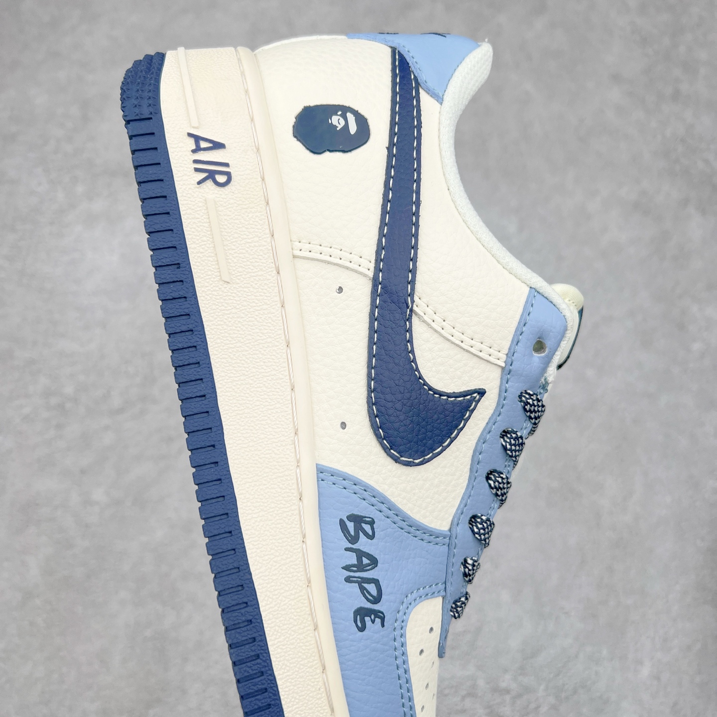 图片[6]-NK Air Force 1´07 Low 空军一号低帮百搭休闲运动板鞋 XS1958-554 柔软、弹性十足的缓震性能和出色的中底设计 横跨复古与现代的外型结合 造就出风靡全球 三十多年的Force 1 直到今天还深受青睐 实拍调校N版已经零色差零失真 百分百还原实物色彩所见即所得 不存在货不对板色差等低级问题 选购参考实物拍摄 不混卖不参货 只用心做好货严格选品 承诺混一赔十 尺码：36 36.5 37.5 38 38.5 39 40 40.5 41 42 42.5 43 44 44.5 45-选品中心