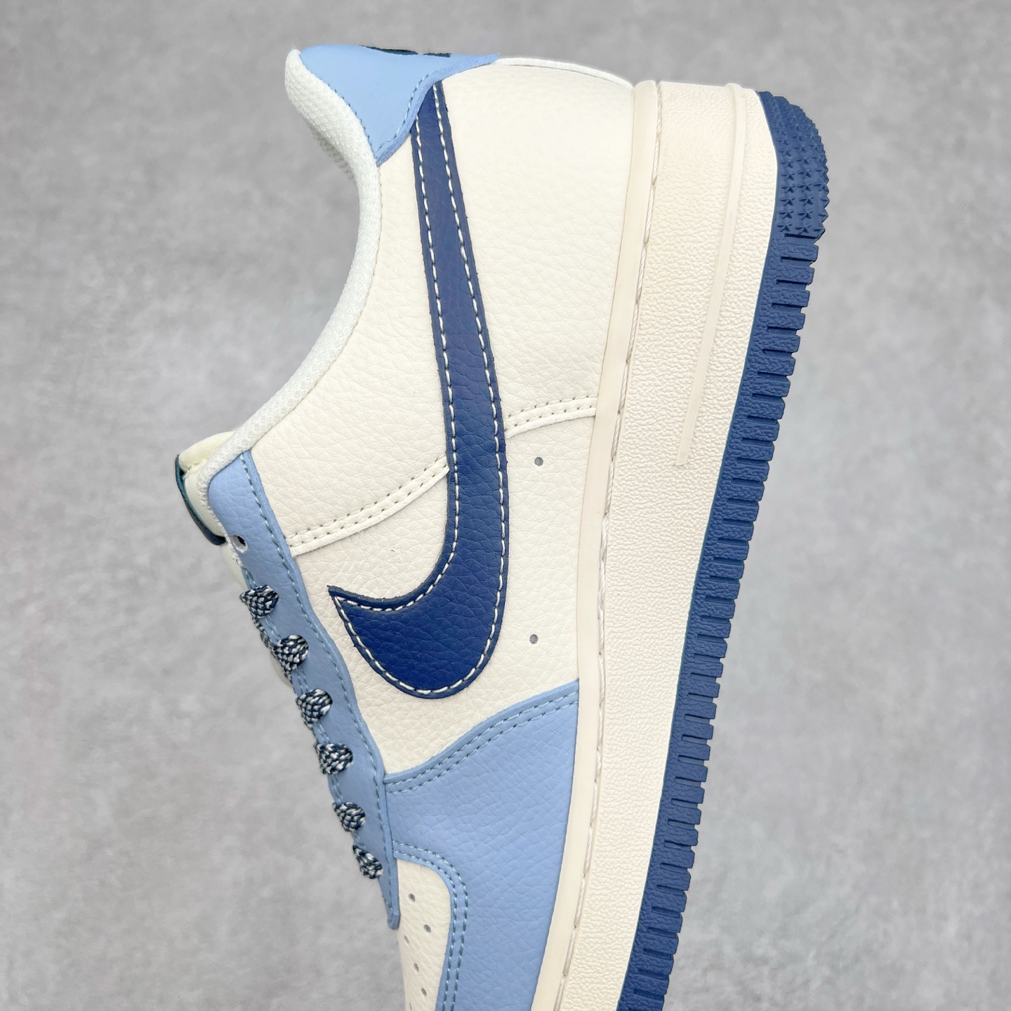 图片[7]-NK Air Force 1´07 Low 空军一号低帮百搭休闲运动板鞋 XS1958-554 柔软、弹性十足的缓震性能和出色的中底设计 横跨复古与现代的外型结合 造就出风靡全球 三十多年的Force 1 直到今天还深受青睐 实拍调校N版已经零色差零失真 百分百还原实物色彩所见即所得 不存在货不对板色差等低级问题 选购参考实物拍摄 不混卖不参货 只用心做好货严格选品 承诺混一赔十 尺码：36 36.5 37.5 38 38.5 39 40 40.5 41 42 42.5 43 44 44.5 45-选品中心