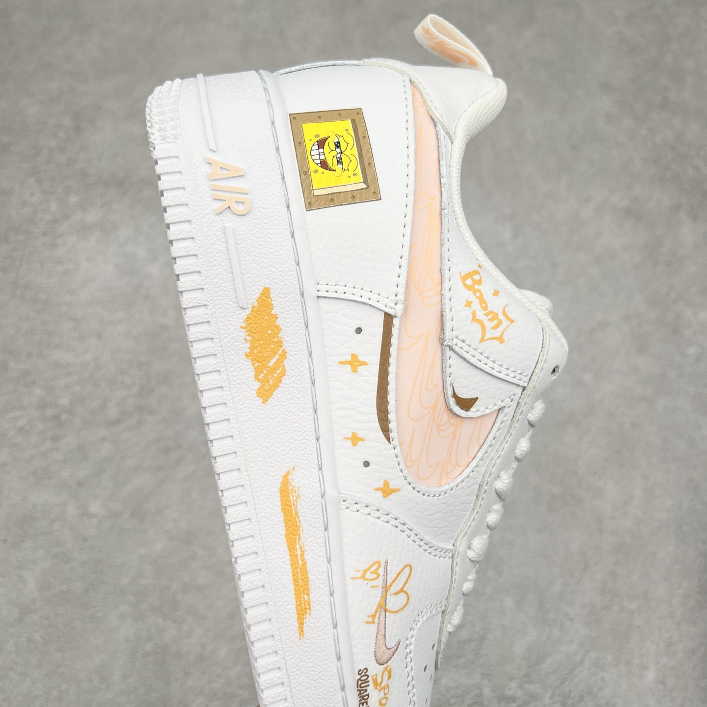 图片[6]-NK Air Force 1´07 Low 空军一号低帮百搭休闲运动板鞋 FB8971-070 柔软、弹性十足的缓震性能和出色的中底设计 横跨复古与现代的外型结合 造就出风靡全球 三十多年的Force 1 直到今天还深受青睐 实拍调校N版已经零色差零失真 百分百还原实物色彩所见即所得 不存在货不对板色差等低级问题 选购参考实物拍摄 不混卖不参货 只用心做好货严格选品 承诺混一赔十 尺码：36 36.5 37.5 38 38.5 39 40 40.5 41 42 42.5 43 44 44.5 45-选品中心