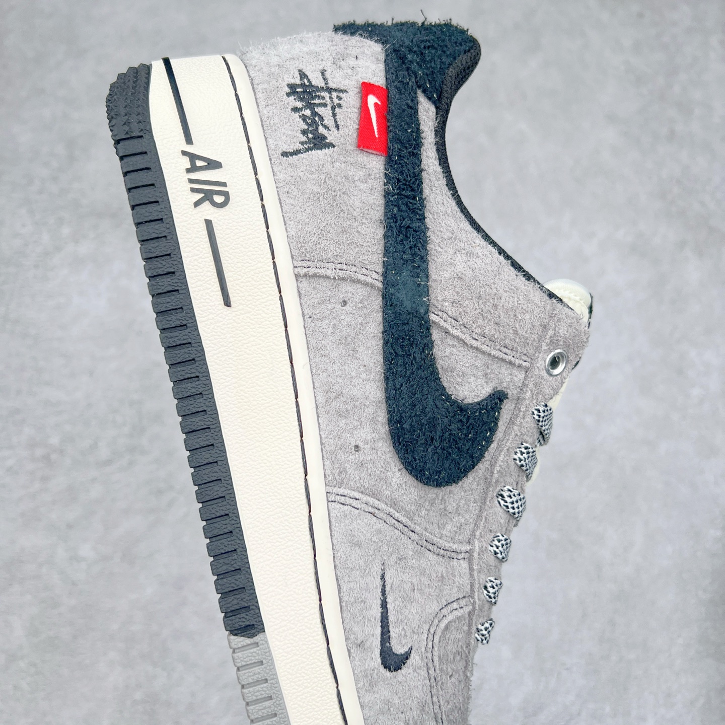 图片[6]-NK Air Force 1´07 Low 空军一号低帮百搭休闲运动板鞋 SJ6698-018 柔软、弹性十足的缓震性能和出色的中底设计 横跨复古与现代的外型结合 造就出风靡全球 三十多年的Force 1 直到今天还深受青睐 实拍调校N版已经零色差零失真 百分百还原实物色彩所见即所得 不存在货不对板色差等低级问题 选购参考实物拍摄 不混卖不参货 只用心做好货严格选品 承诺混一赔十 尺码：36 36.5 37.5 38 38.5 39 40 40.5 41 42 42.5 43 44 44.5 45-选品中心