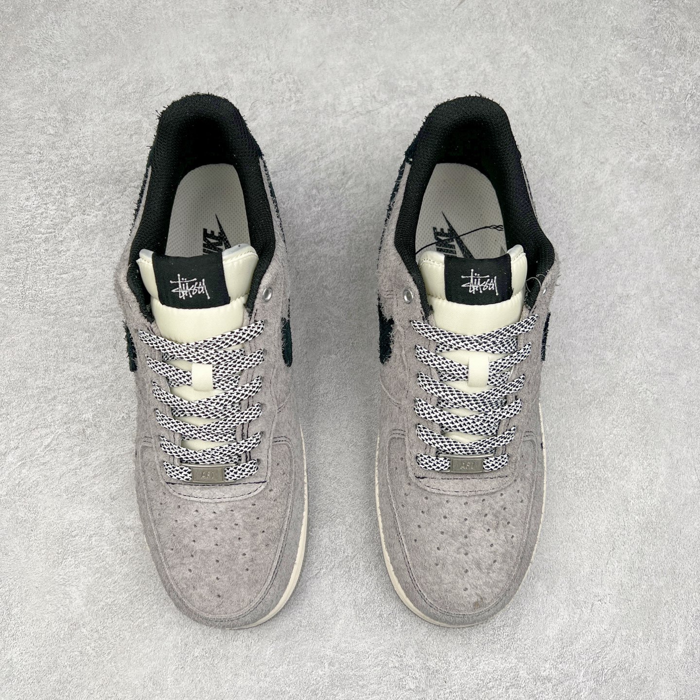 图片[2]-NK Air Force 1´07 Low 空军一号低帮百搭休闲运动板鞋 SJ6698-018 柔软、弹性十足的缓震性能和出色的中底设计 横跨复古与现代的外型结合 造就出风靡全球 三十多年的Force 1 直到今天还深受青睐 实拍调校N版已经零色差零失真 百分百还原实物色彩所见即所得 不存在货不对板色差等低级问题 选购参考实物拍摄 不混卖不参货 只用心做好货严格选品 承诺混一赔十 尺码：36 36.5 37.5 38 38.5 39 40 40.5 41 42 42.5 43 44 44.5 45-选品中心