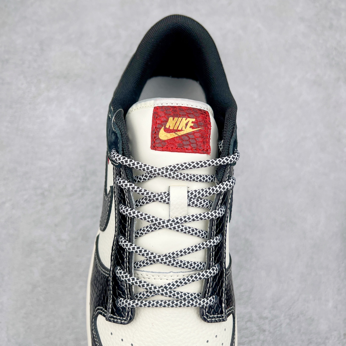 图片[5]-NK Dunk Low 定制配色 YX5066-292 大厂出品 极力推荐 原装头层材料 独家版型蒸餾加工帶來的是更好的视觉和脚感体验大厂纯原品质出货 清洁度 电绣工艺 皮料切割干净无任何毛边 细节完美 实拍调校N版已经零色差零失真 百分百还原实物色彩所见即所得 不存在货不对板色差等低级问题 选购参考实物拍摄 不混卖不参货 只用心做好货严格选品 承诺混一赔十 尺码：36 36.5 37.5 38 38.5 39 40 40.5 41 42 42.5 43 44 44.5 45-选品中心