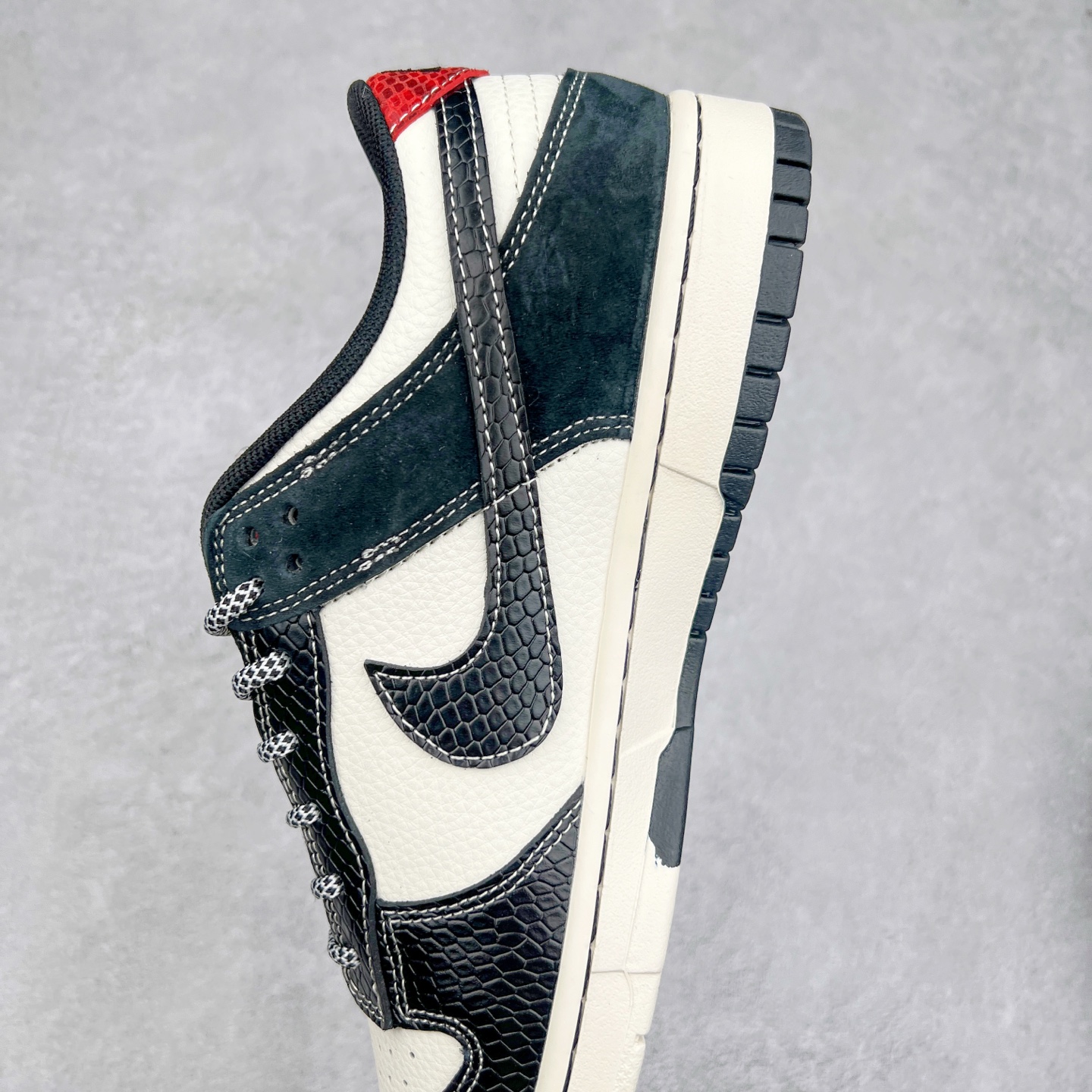 图片[7]-NK Dunk Low 定制配色 YX5066-292 大厂出品 极力推荐 原装头层材料 独家版型蒸餾加工帶來的是更好的视觉和脚感体验大厂纯原品质出货 清洁度 电绣工艺 皮料切割干净无任何毛边 细节完美 实拍调校N版已经零色差零失真 百分百还原实物色彩所见即所得 不存在货不对板色差等低级问题 选购参考实物拍摄 不混卖不参货 只用心做好货严格选品 承诺混一赔十 尺码：36 36.5 37.5 38 38.5 39 40 40.5 41 42 42.5 43 44 44.5 45-选品中心