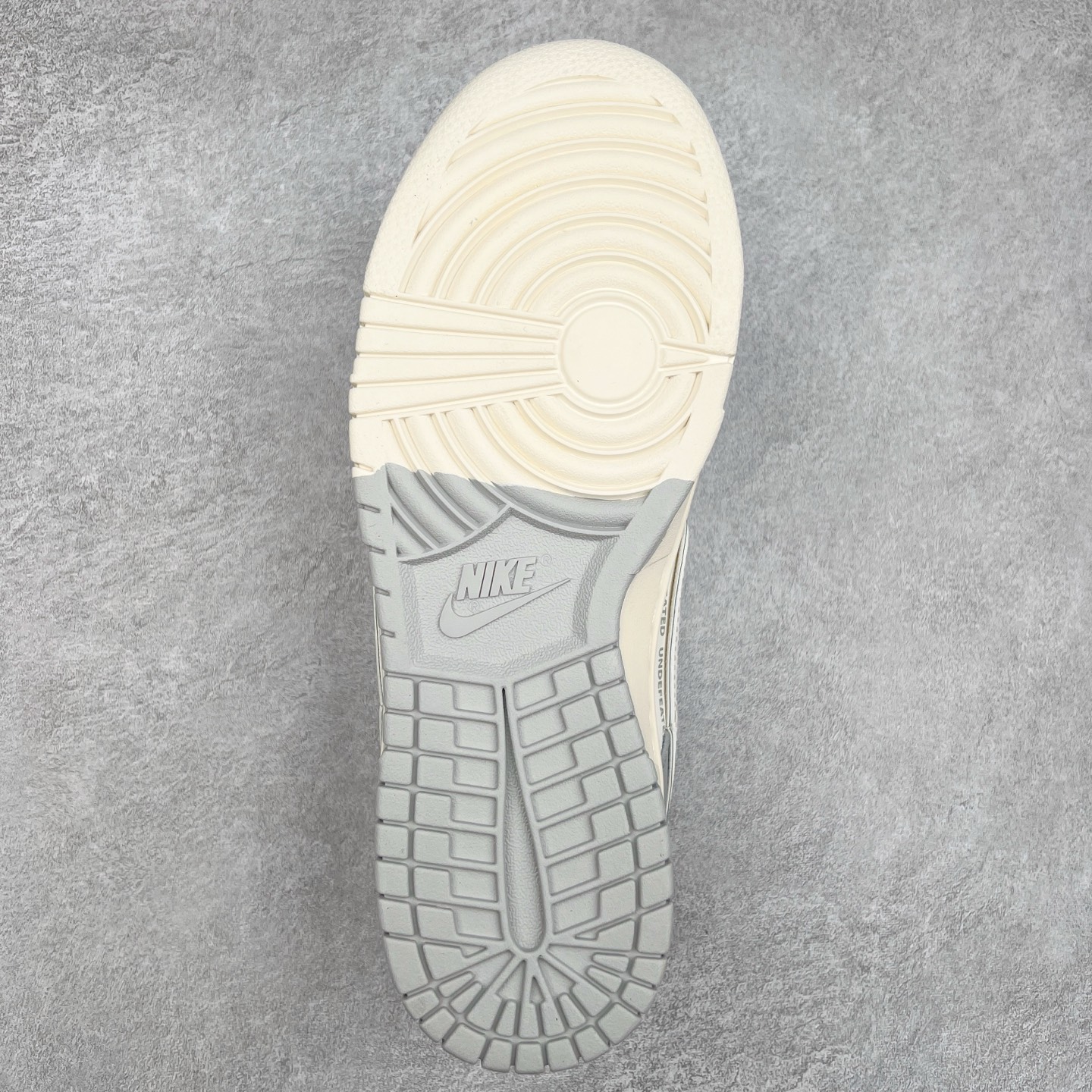 图片[9]-NK Dunk Low 定制配色 YX5066-223 大厂出品 极力推荐 原装头层材料 独家版型蒸餾加工帶來的是更好的视觉和脚感体验大厂纯原品质出货 清洁度 电绣工艺 皮料切割干净无任何毛边 细节完美 实拍调校N版已经零色差零失真 百分百还原实物色彩所见即所得 不存在货不对板色差等低级问题 选购参考实物拍摄 不混卖不参货 只用心做好货严格选品 承诺混一赔十 尺码：36 36.5 37.5 38 38.5 39 40 40.5 41 42 42.5 43 44 44.5 45-选品中心