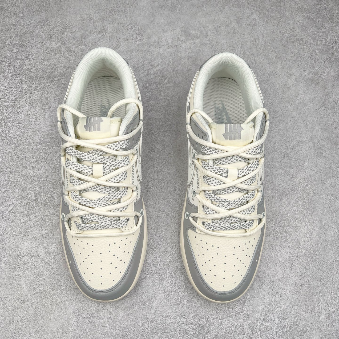 图片[2]-NK Dunk Low 定制配色 YX5066-223 大厂出品 极力推荐 原装头层材料 独家版型蒸餾加工帶來的是更好的视觉和脚感体验大厂纯原品质出货 清洁度 电绣工艺 皮料切割干净无任何毛边 细节完美 实拍调校N版已经零色差零失真 百分百还原实物色彩所见即所得 不存在货不对板色差等低级问题 选购参考实物拍摄 不混卖不参货 只用心做好货严格选品 承诺混一赔十 尺码：36 36.5 37.5 38 38.5 39 40 40.5 41 42 42.5 43 44 44.5 45-选品中心