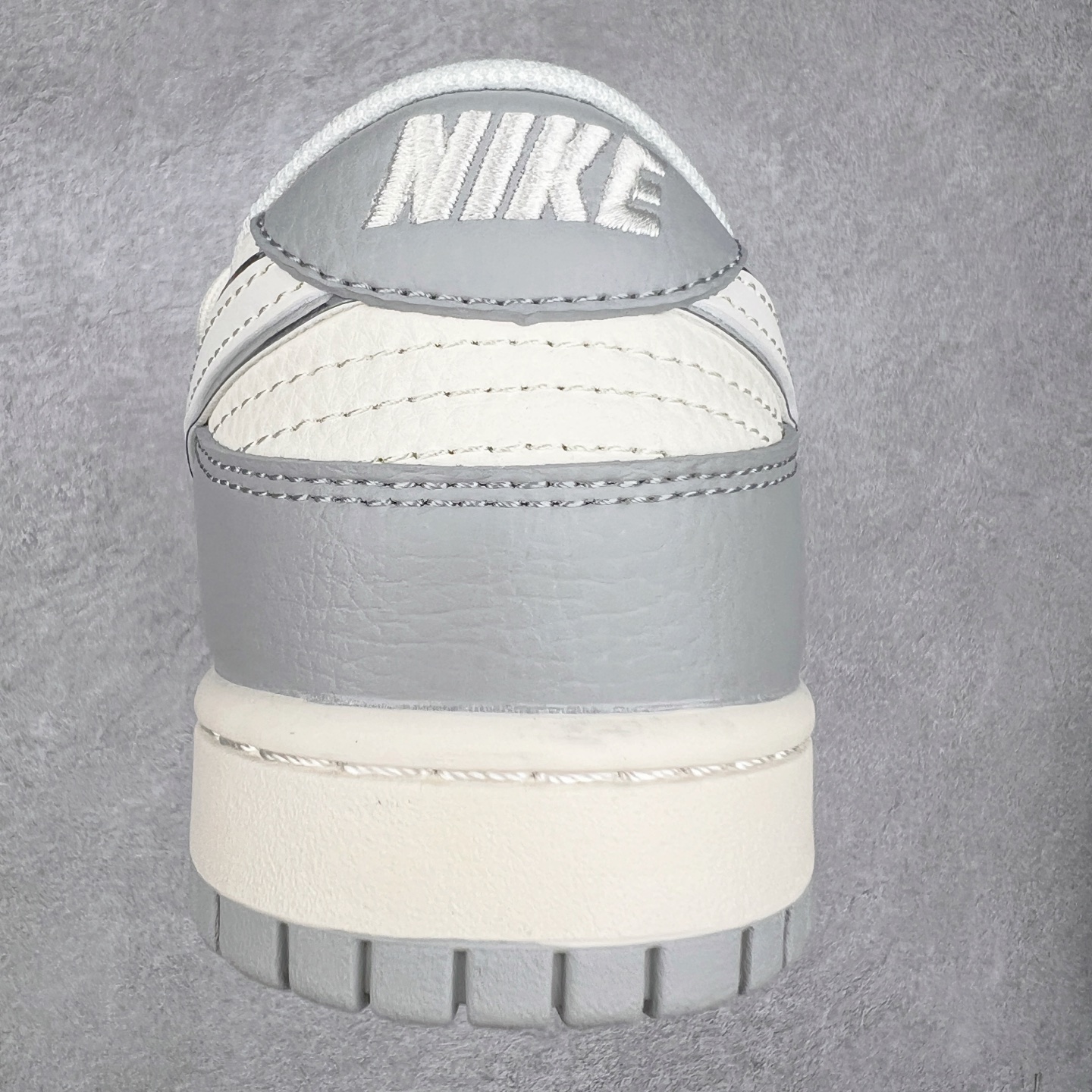 图片[8]-NK Dunk Low 定制配色 YX5066-223 大厂出品 极力推荐 原装头层材料 独家版型蒸餾加工帶來的是更好的视觉和脚感体验大厂纯原品质出货 清洁度 电绣工艺 皮料切割干净无任何毛边 细节完美 实拍调校N版已经零色差零失真 百分百还原实物色彩所见即所得 不存在货不对板色差等低级问题 选购参考实物拍摄 不混卖不参货 只用心做好货严格选品 承诺混一赔十 尺码：36 36.5 37.5 38 38.5 39 40 40.5 41 42 42.5 43 44 44.5 45-选品中心