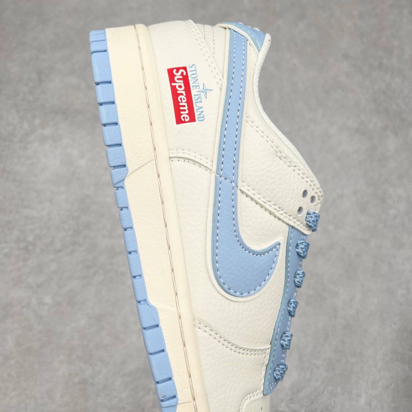 图片[6]-NK Dunk Low 定制配色 BB9866-001 大厂出品 极力推荐 原装头层材料 独家版型蒸餾加工帶來的是更好的视觉和脚感体验大厂纯原品质出货 清洁度 电绣工艺 皮料切割干净无任何毛边 细节完美 实拍调校N版已经零色差零失真 百分百还原实物色彩所见即所得 不存在货不对板色差等低级问题 选购参考实物拍摄 不混卖不参货 只用心做好货严格选品 承诺混一赔十 尺码：36 36.5 37.5 38 38.5 39 40 40.5 41 42 42.5 43 44 44.5 45-选品中心