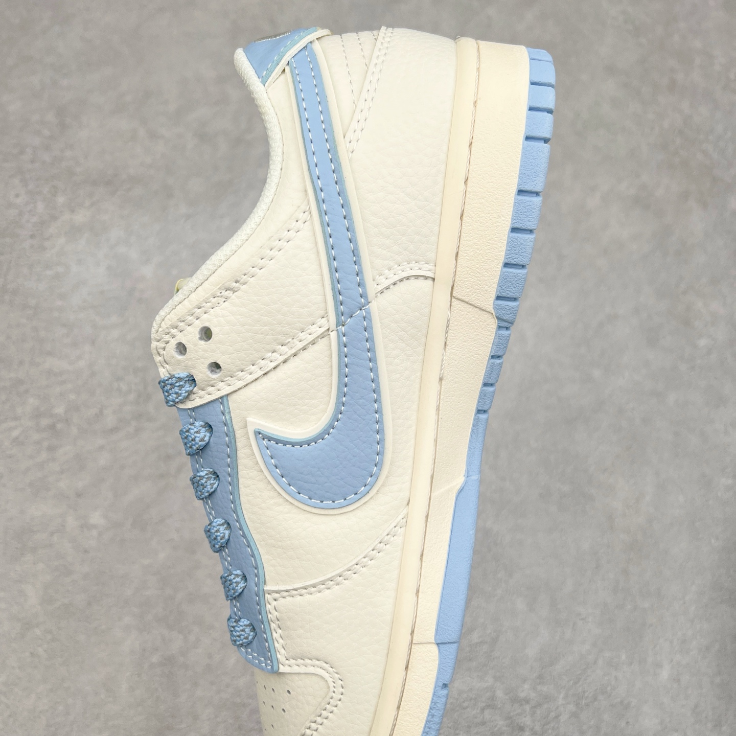 图片[7]-NK Dunk Low 定制配色 BB9866-001 大厂出品 极力推荐 原装头层材料 独家版型蒸餾加工帶來的是更好的视觉和脚感体验大厂纯原品质出货 清洁度 电绣工艺 皮料切割干净无任何毛边 细节完美 实拍调校N版已经零色差零失真 百分百还原实物色彩所见即所得 不存在货不对板色差等低级问题 选购参考实物拍摄 不混卖不参货 只用心做好货严格选品 承诺混一赔十 尺码：36 36.5 37.5 38 38.5 39 40 40.5 41 42 42.5 43 44 44.5 45-选品中心