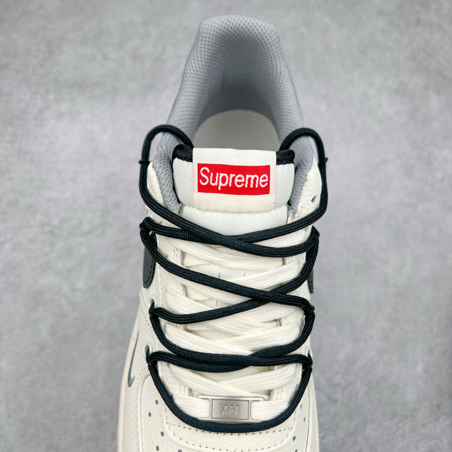 图片[5]-NK Air Force 1´07 Low 空军一号低帮百搭休闲运动板鞋 FB8971-070 柔软、弹性十足的缓震性能和出色的中底设计 横跨复古与现代的外型结合 造就出风靡全球 三十多年的Force 1 直到今天还深受青睐 实拍调校N版已经零色差零失真 百分百还原实物色彩所见即所得 不存在货不对板色差等低级问题 选购参考实物拍摄 不混卖不参货 只用心做好货严格选品 承诺混一赔十 尺码：36 36.5 37.5 38 38.5 39 40 40.5 41 42 42.5 43 44 44.5 45-选品中心