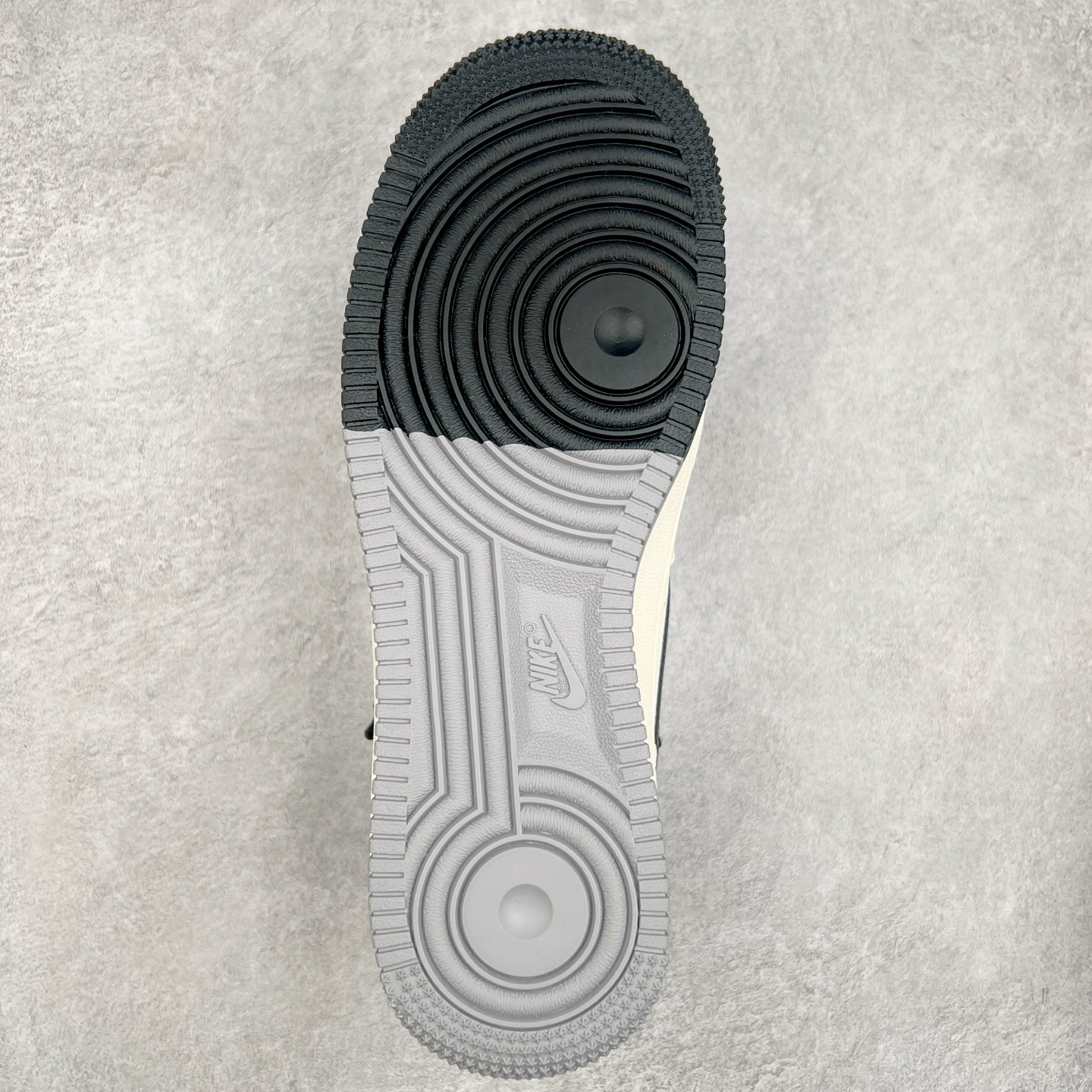 图片[9]-NK Air Force 1´07 Low 空军一号低帮百搭休闲运动板鞋 FB8971-070 柔软、弹性十足的缓震性能和出色的中底设计 横跨复古与现代的外型结合 造就出风靡全球 三十多年的Force 1 直到今天还深受青睐 实拍调校N版已经零色差零失真 百分百还原实物色彩所见即所得 不存在货不对板色差等低级问题 选购参考实物拍摄 不混卖不参货 只用心做好货严格选品 承诺混一赔十 尺码：36 36.5 37.5 38 38.5 39 40 40.5 41 42 42.5 43 44 44.5 45-选品中心