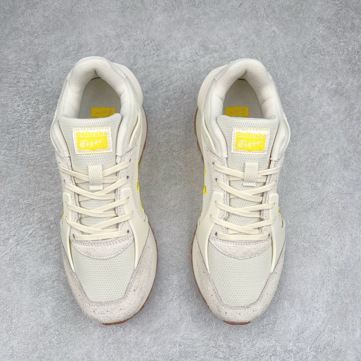 图片[2]-鬼塚虎/Onitsuka Tiger MOAGE CO Low 摩纳哥CO系列低帮厚底复古经典百搭休闲慢跑鞋 #升级原楦原纸版开发版型 #采用翻毛皮组合网织织物鞋面材质 #内嵌OrthoLite(欧索莱)透气吸汗鞋垫贴 #外置环保双层切片组合轻质防滑橡胶外底❗️ 尺码：36 37 37.5 38 39 39.5 40 40.5 41.5 42 42.5 43.5 44 45-选品中心