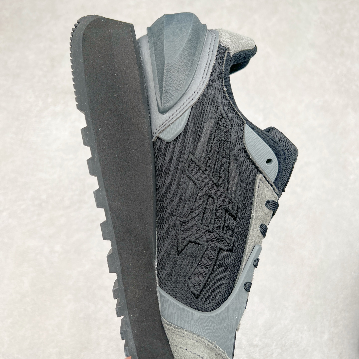 图片[6]-鬼塚虎/Onitsuka Tiger MOAGE CO Low 摩纳哥CO系列低帮厚底复古经典百搭休闲慢跑鞋 #升级原楦原纸版开发版型 #采用翻毛皮组合网织织物鞋面材质 #内嵌OrthoLite(欧索莱)透气吸汗鞋垫贴 #外置环保双层切片组合轻质防滑橡胶外底❗️ 尺码：36 37 37.5 38 39 39.5 40 40.5 41.5 42 42.5 43.5 44 45-选品中心