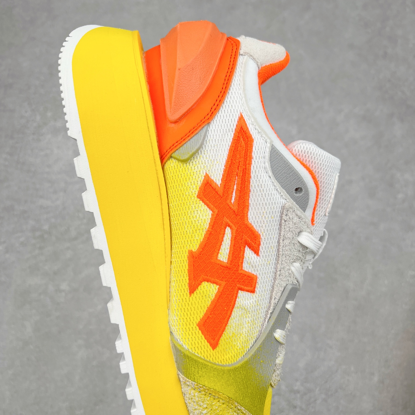 图片[6]-鬼塚虎/Onitsuka Tiger MOAGE CO Low 摩纳哥CO系列低帮厚底复古经典百搭休闲慢跑鞋 #升级原楦原纸版开发版型 #采用翻毛皮组合网织织物鞋面材质 #内嵌OrthoLite(欧索莱)透气吸汗鞋垫贴 #外置环保双层切片组合轻质防滑橡胶外底❗️ 尺码：36 37 37.5 38 39 39.5 40 40.5 41.5 42 42.5 43.5 44 45-选品中心