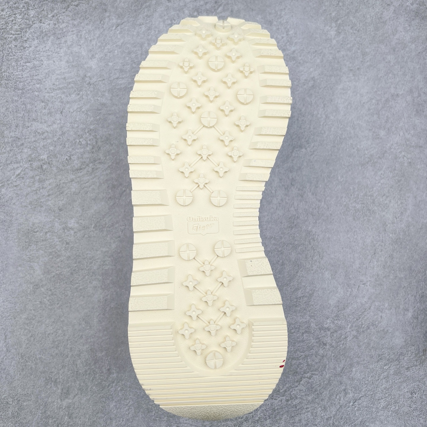 图片[9]-鬼塚虎/Onitsuka Tiger MOAGE CO Low 摩纳哥CO系列低帮厚底复古经典百搭休闲慢跑鞋 #升级原楦原纸版开发版型 #采用翻毛皮组合网织织物鞋面材质 #内嵌OrthoLite(欧索莱)透气吸汗鞋垫贴 #外置环保双层切片组合轻质防滑橡胶外底❗️ 尺码：36 37 37.5 38 39 39.5 40 40.5 41.5 42 42.5 43.5 44 45-选品中心