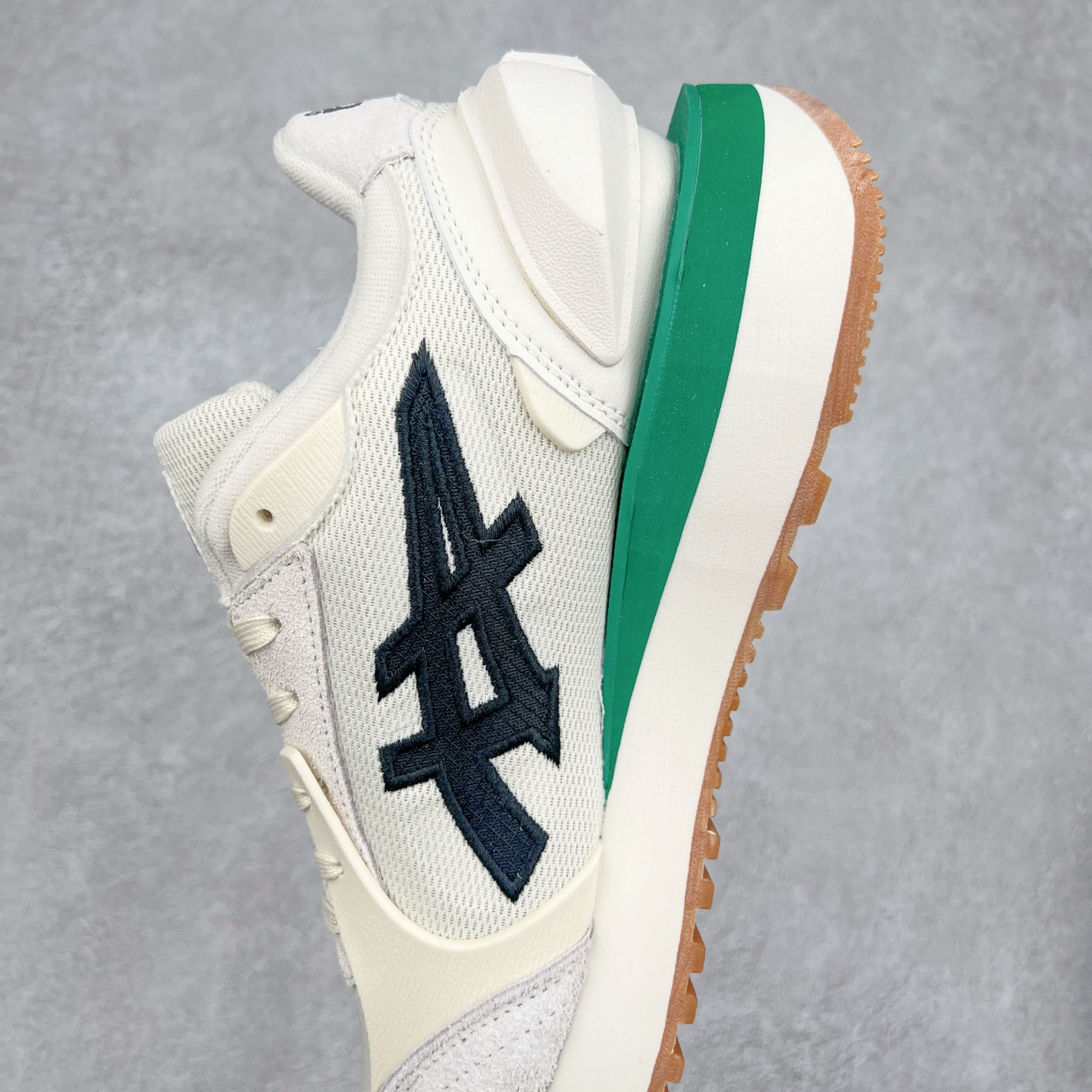 图片[7]-鬼塚虎/Onitsuka Tiger MOAGE CO Low 摩纳哥CO系列低帮厚底复古经典百搭休闲慢跑鞋 #升级原楦原纸版开发版型 #采用翻毛皮组合网织织物鞋面材质 #内嵌OrthoLite(欧索莱)透气吸汗鞋垫贴 #外置环保双层切片组合轻质防滑橡胶外底❗️ 尺码：36 37 37.5 38 39 39.5 40 40.5 41.5 42 42.5 43.5 44 45-选品中心