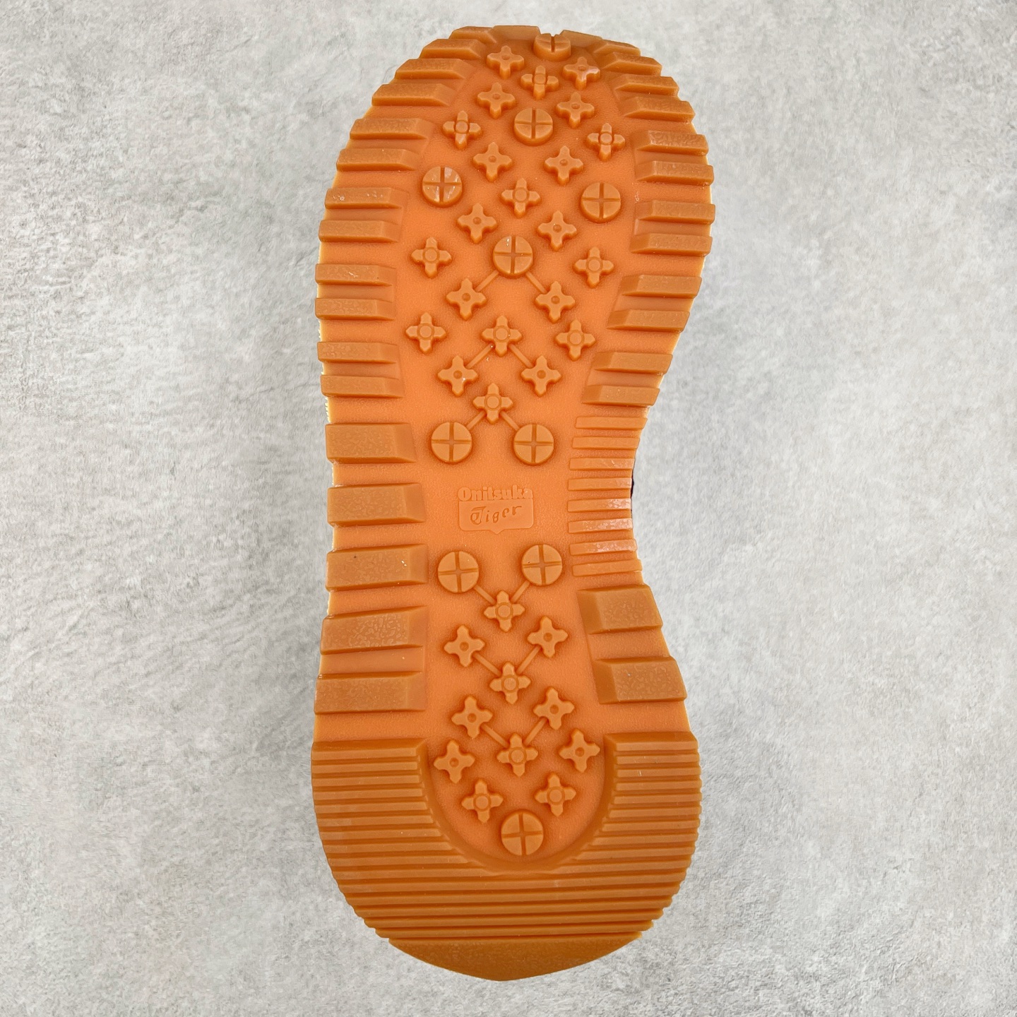 图片[9]-鬼塚虎/Onitsuka Tiger MOAGE CO Low 摩纳哥CO系列低帮厚底复古经典百搭休闲慢跑鞋 #升级原楦原纸版开发版型 #采用翻毛皮组合网织织物鞋面材质 #内嵌OrthoLite(欧索莱)透气吸汗鞋垫贴 #外置环保双层切片组合轻质防滑橡胶外底❗️ 尺码：36 37 37.5 38 39 39.5 40 40.5 41.5 42 42.5 43.5 44 45-选品中心