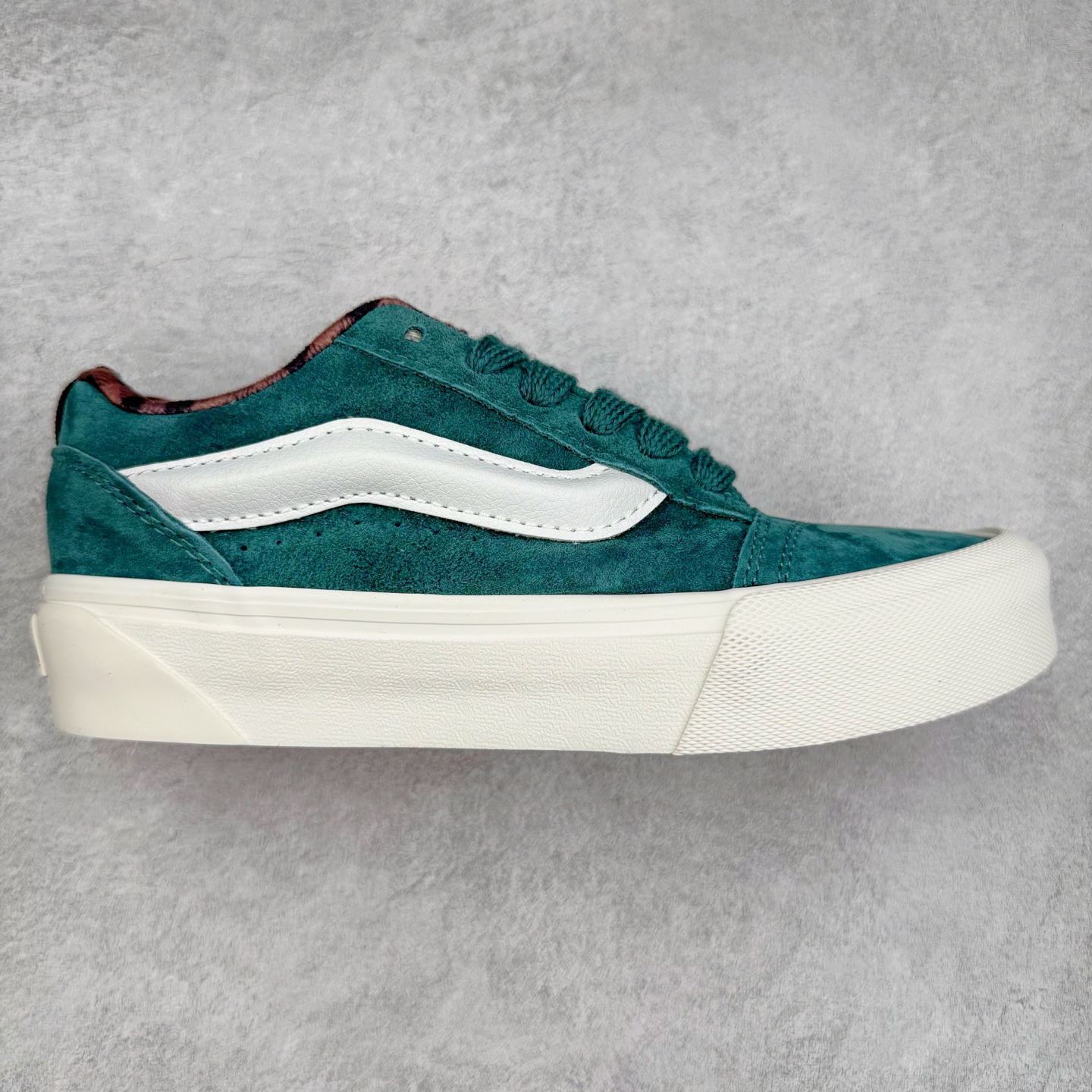 Vans Knu Skool 深绿 官方新款 复古休闲胖胖面包鞋 肥胖版大LOGO原版全皮猪八面料 货号：VN000CS0PRM 尺码：35 36 36.5 37 38 38.5 39 40 40.5 41 42 42.5 43 44 45 工艺：硫化1：1（重量1：1、真标、原钢印、材质标、鞋型标、合格证）-选品中心