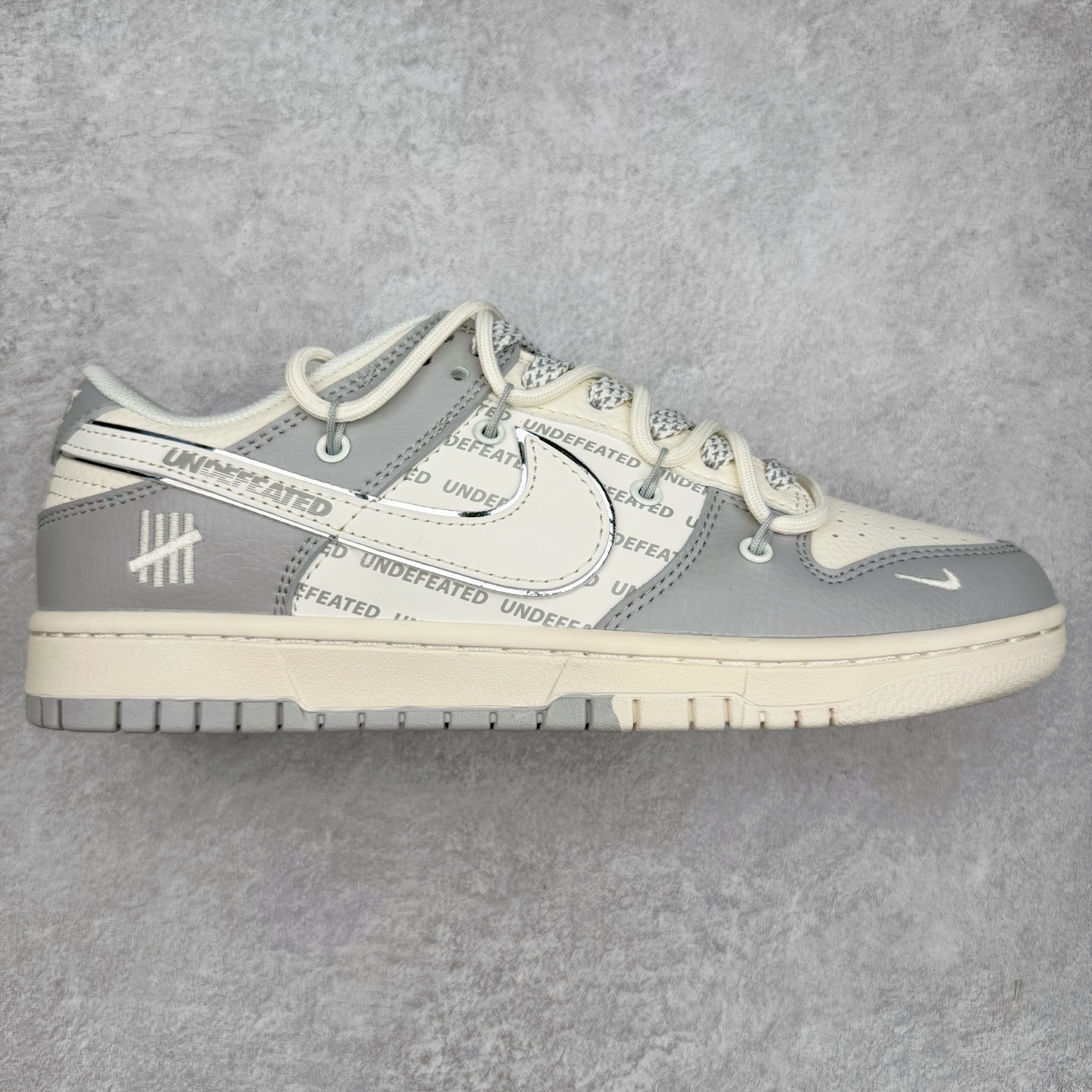NK Dunk Low 定制配色 YX5066-223 大厂出品 极力推荐 原装头层材料 独家版型蒸餾加工帶來的是更好的视觉和脚感体验大厂纯原品质出货 清洁度 电绣工艺 皮料切割干净无任何毛边 细节完美 实拍调校N版已经零色差零失真 百分百还原实物色彩所见即所得 不存在货不对板色差等低级问题 选购参考实物拍摄 不混卖不参货 只用心做好货严格选品 承诺混一赔十 尺码：36 36.5 37.5 38 38.5 39 40 40.5 41 42 42.5 43 44 44.5 45-选品中心