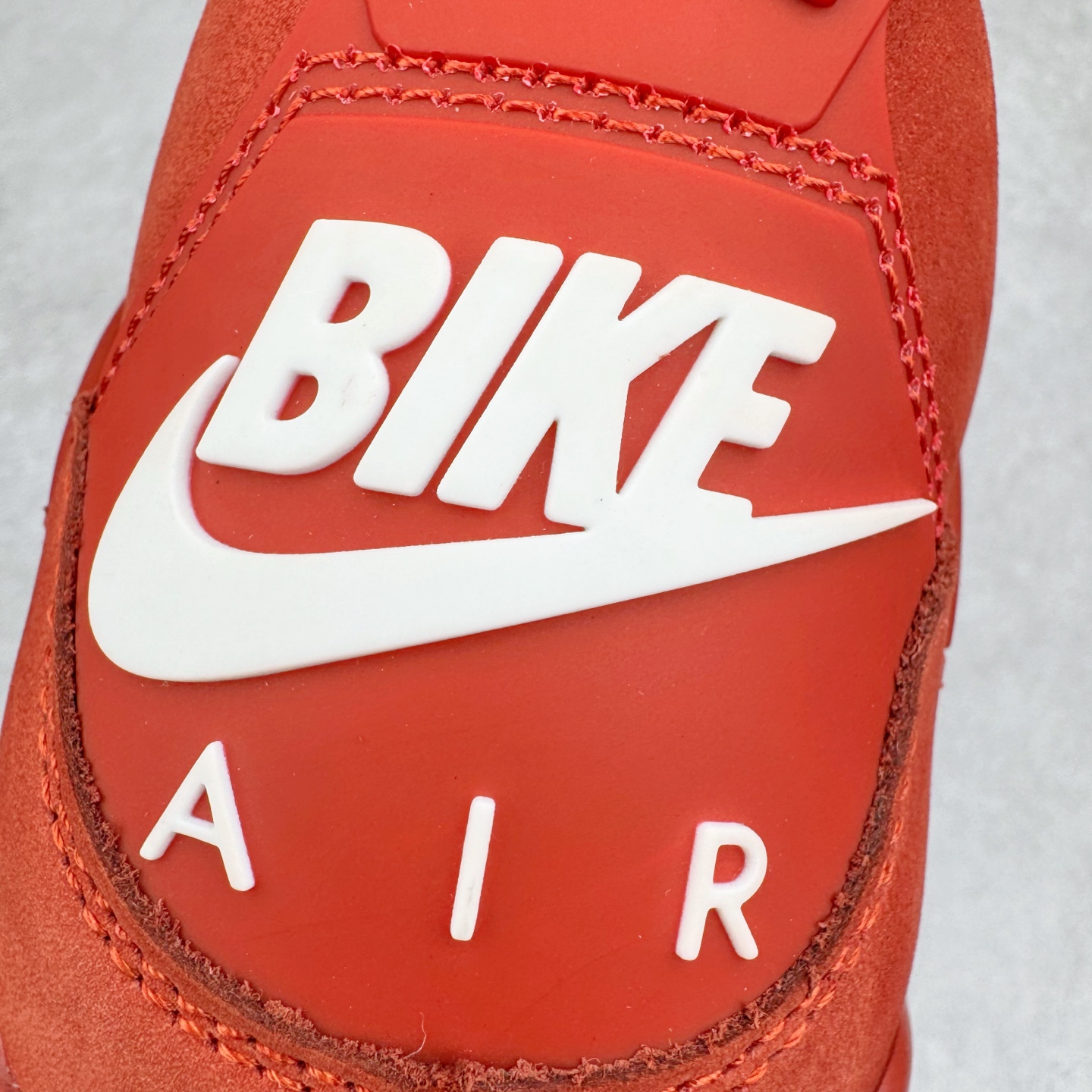 图片[17]-＃K版纯原 Nigel Sylvester x Air Jordan AJ4 “Brick by Brick” 联名红砖 货号：HF4340-800 全新升级改良 原鞋原楦原纸板同源开发 完美呈现乔4的版型 内侧正确双色网格 还原细节 原厂皮料 正确气垫颜色 正确网格工艺 正确拉帮工艺 全鞋原装材料制作 原档案原模具打造 支持全方位与正品对比 尺码：40 40.5 41 42 42.5 43 44 44.5 45 46 47.5-选品中心