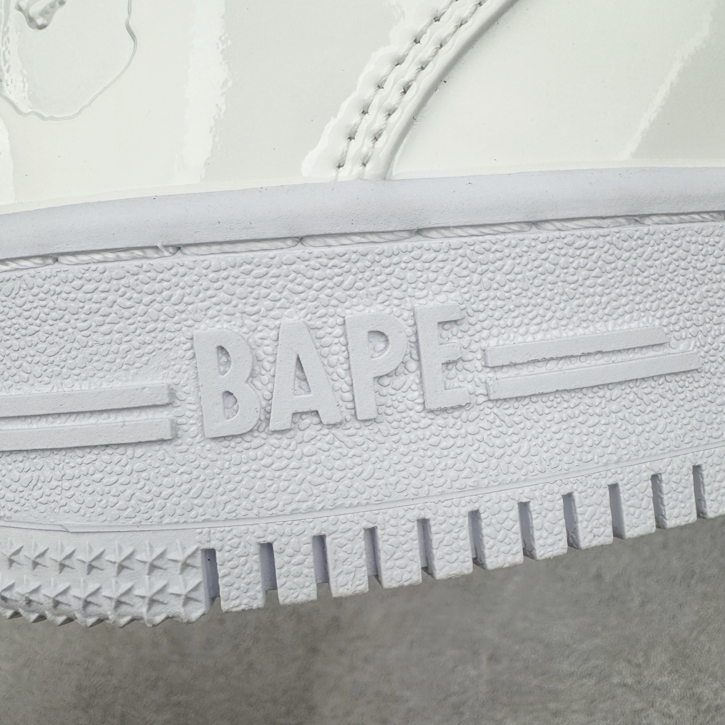 ＃纯原福利‼️
Bape Sta To Low 明星同款 猿人头经典漆皮低帮运动休闲板鞋 全套原纸板楦头