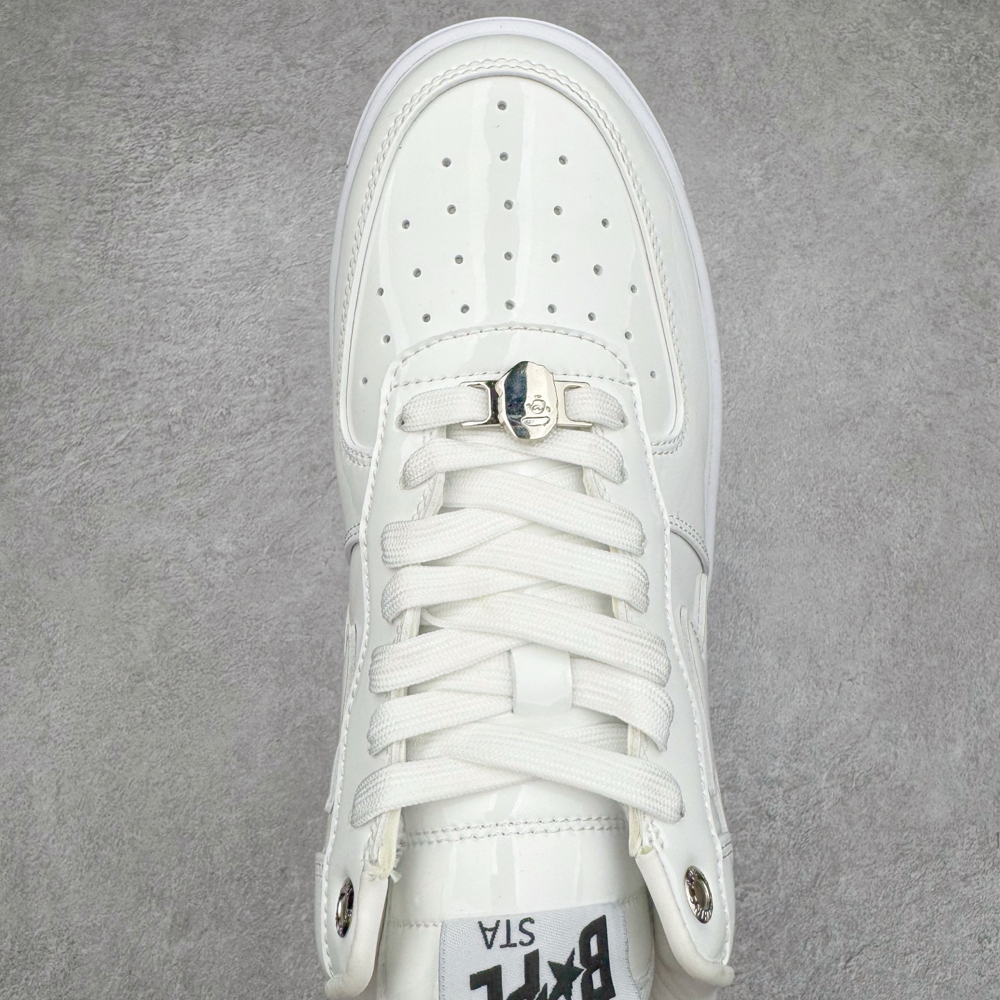 ＃纯原福利‼️
Bape Sta To Low 明星同款 猿人头经典漆皮低帮运动休闲板鞋 全套原纸板楦头