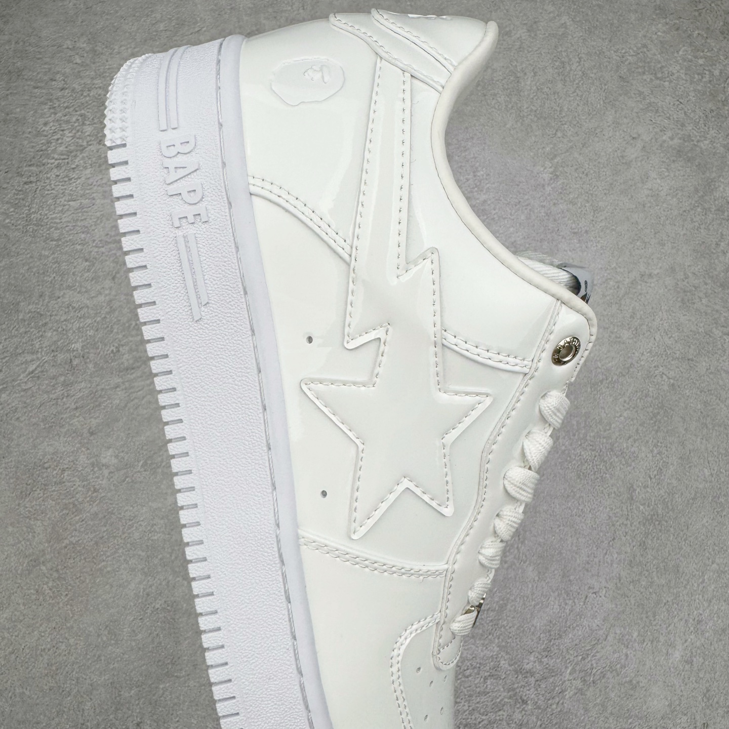 ＃纯原福利‼️
Bape Sta To Low 明星同款 猿人头经典漆皮低帮运动休闲板鞋 全套原纸板楦头