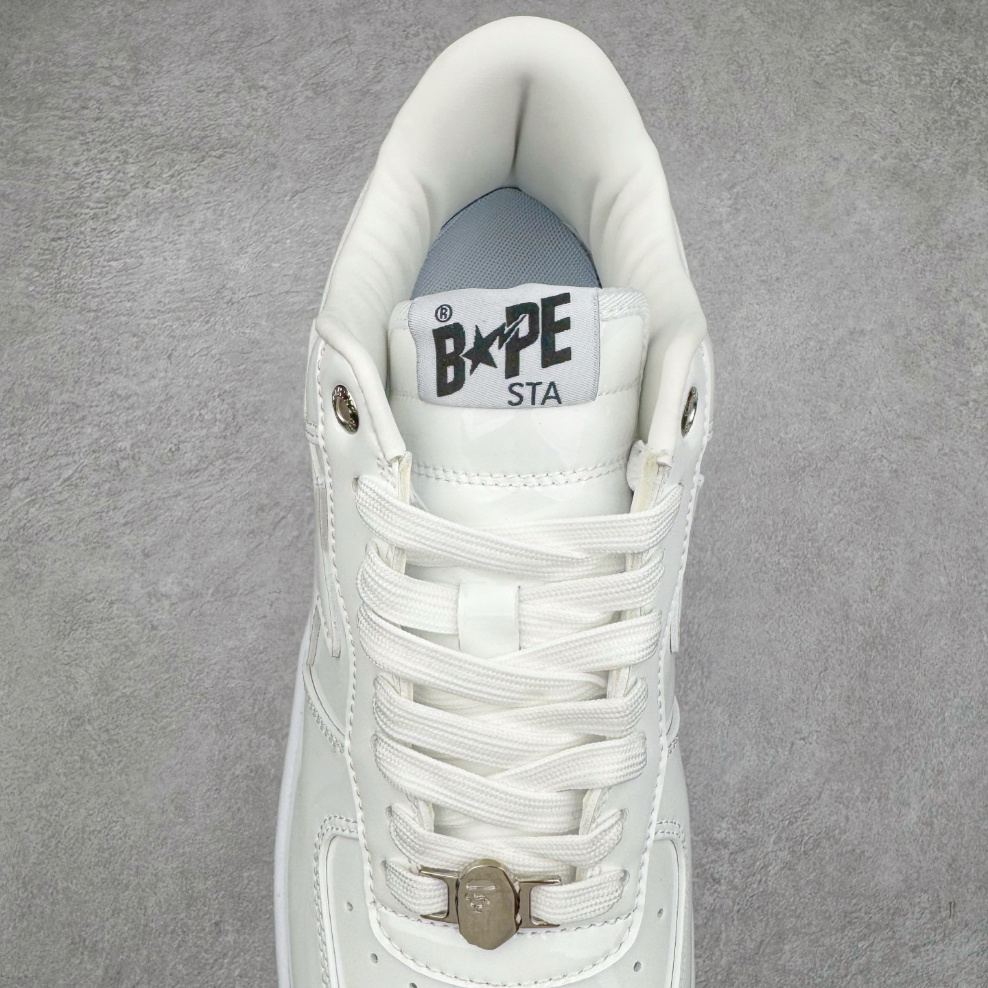 ＃纯原福利‼️
Bape Sta To Low 明星同款 猿人头经典漆皮低帮运动休闲板鞋 全套原纸板楦头
