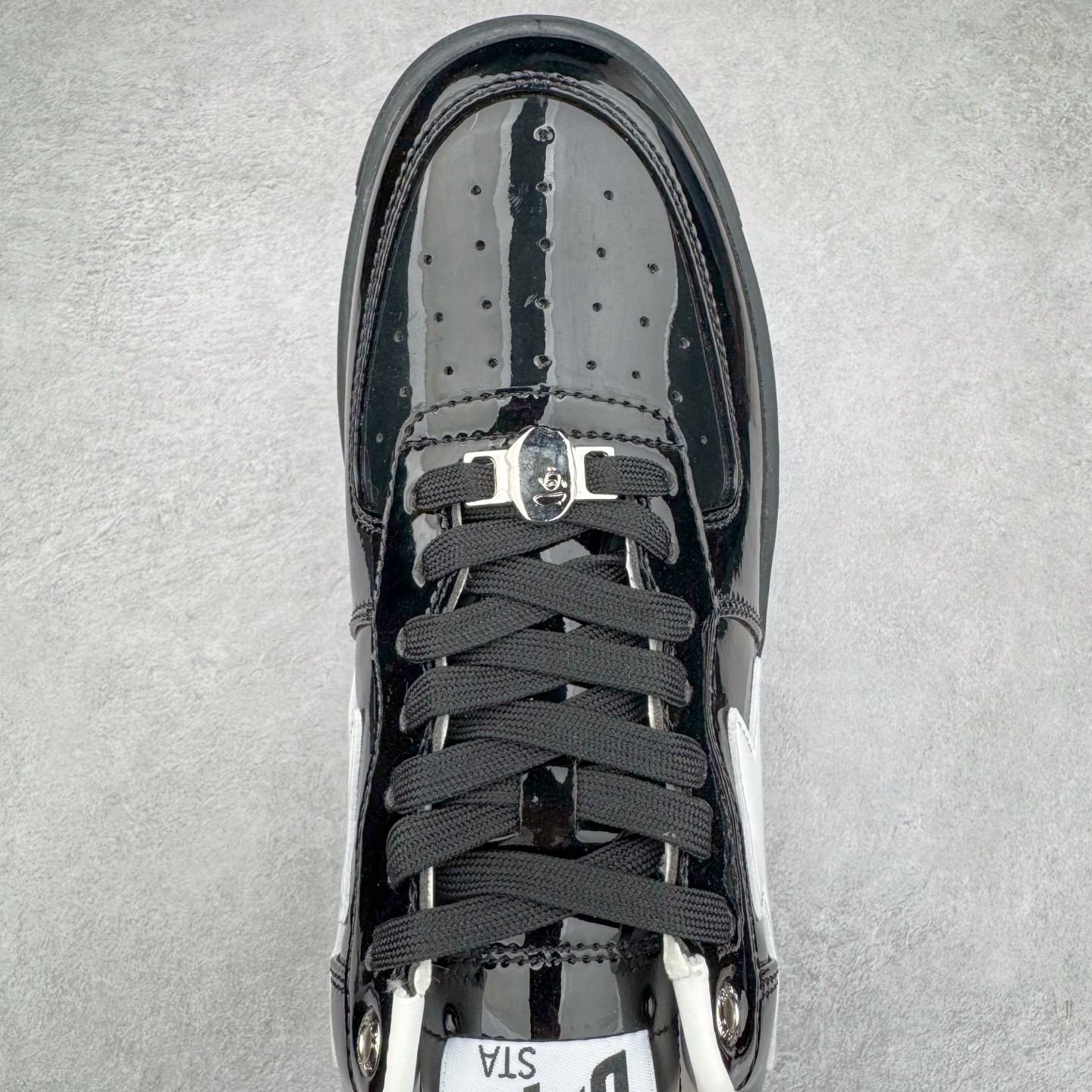 ＃纯原福利‼️
Bape Sta To Low 明星同款 猿人头经典漆皮低帮运动休闲板鞋 全套原纸板楦头