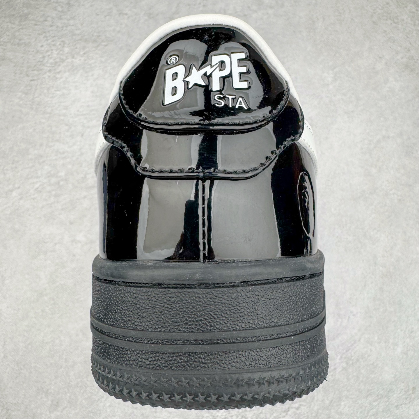 ＃纯原福利‼️
Bape Sta To Low 明星同款 猿人头经典漆皮低帮运动休闲板鞋 全套原纸板楦头