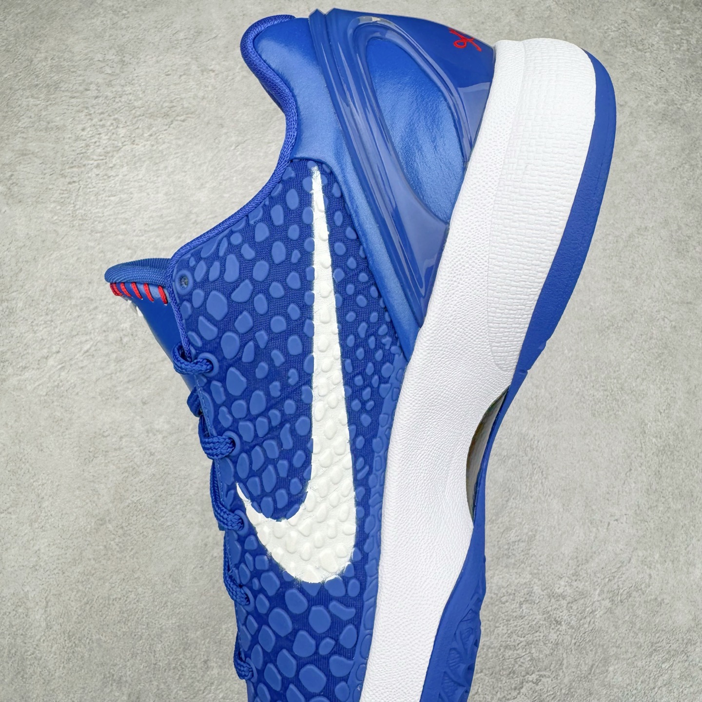 图片[7]-＃Star NK Zoom Kobe 6 Protro 科比六代 道奇蓝白 CW2190-400 圈内顶级批次 完美复刻公司货 前掌超大Zoom Turbo气垫 后掌EVA缓震 真正的原汁原味 还原ZP脚感 全身鞋材卡料色独家定制 唯一正确喷漆工艺Swoosh 正确凹凸蛇鳞工艺 正确鞋面渐变效果 内全置真动飞态线 独立原厂模具 最大尺码达到48.5码 首批不拼图大几率过验 亲测已过 支持各种高强度实战 无需担心 上脚价 补货周期极长 脚宽建议买大半码 科比系列前掌偏窄 不影响二次销售 支持七天无理由退换 尺码：40 40.5 41 42 42.5 43 44 44.5 45 45.5 46 47.5 48.5-选品中心