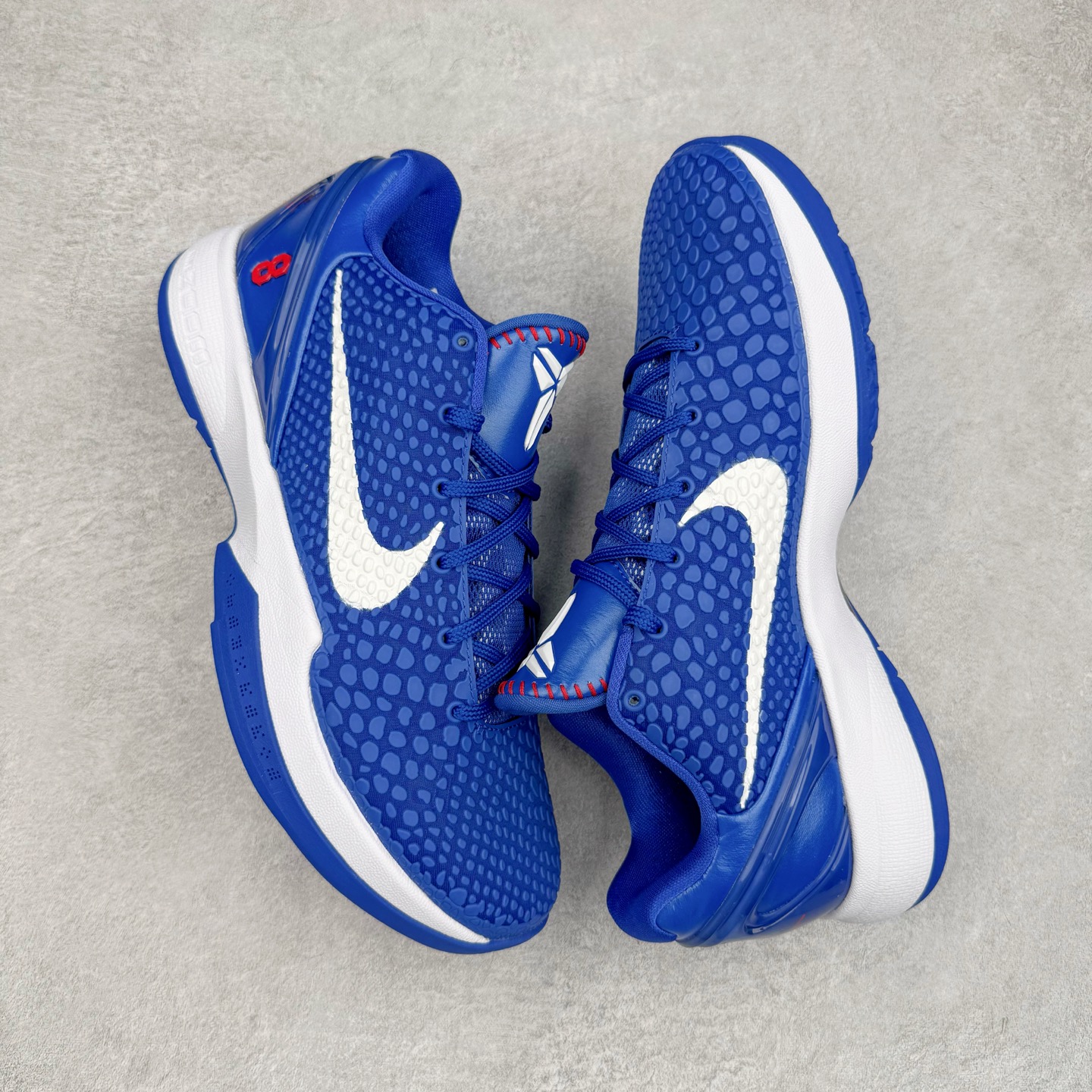 图片[3]-＃Star NK Zoom Kobe 6 Protro 科比六代 道奇蓝白 CW2190-400 圈内顶级批次 完美复刻公司货 前掌超大Zoom Turbo气垫 后掌EVA缓震 真正的原汁原味 还原ZP脚感 全身鞋材卡料色独家定制 唯一正确喷漆工艺Swoosh 正确凹凸蛇鳞工艺 正确鞋面渐变效果 内全置真动飞态线 独立原厂模具 最大尺码达到48.5码 首批不拼图大几率过验 亲测已过 支持各种高强度实战 无需担心 上脚价 补货周期极长 脚宽建议买大半码 科比系列前掌偏窄 不影响二次销售 支持七天无理由退换 尺码：40 40.5 41 42 42.5 43 44 44.5 45 45.5 46 47.5 48.5-选品中心