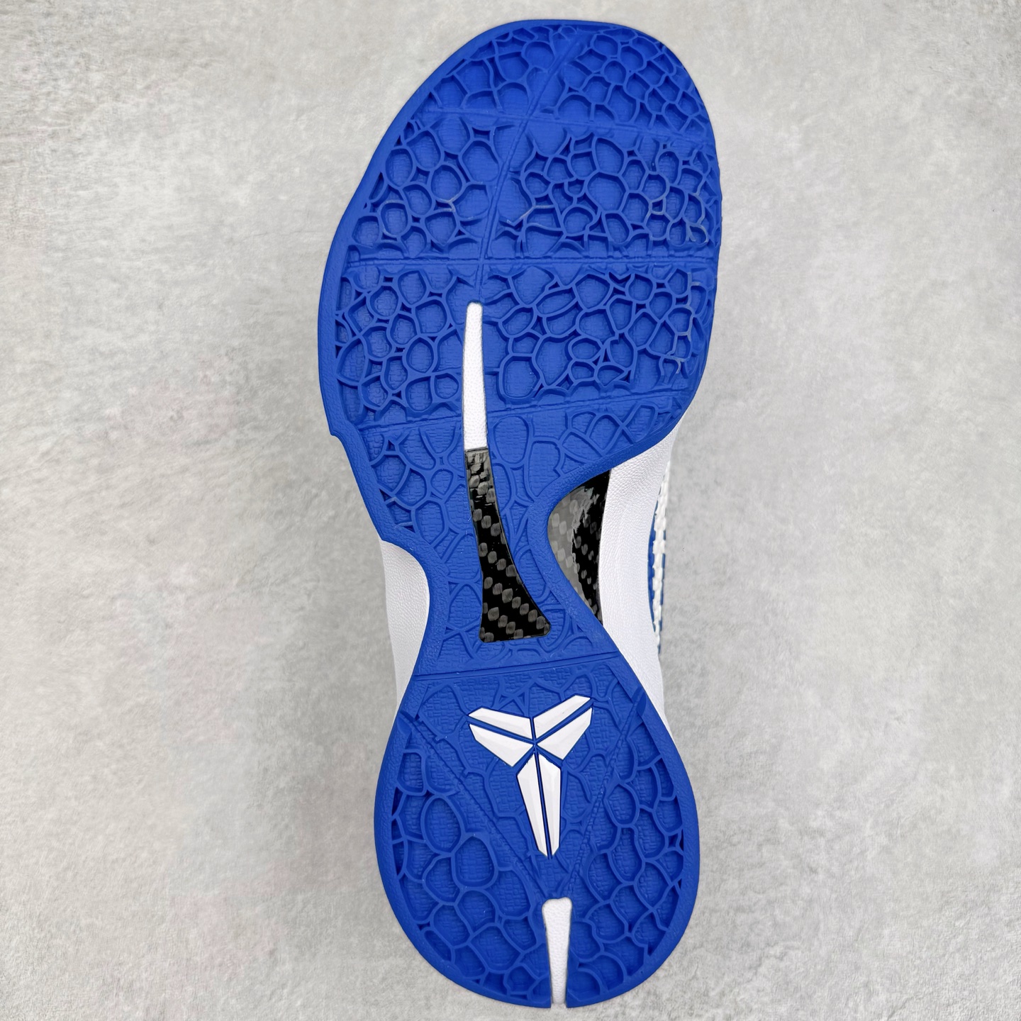 图片[9]-＃Star NK Zoom Kobe 6 Protro 科比六代 道奇蓝白 CW2190-400 圈内顶级批次 完美复刻公司货 前掌超大Zoom Turbo气垫 后掌EVA缓震 真正的原汁原味 还原ZP脚感 全身鞋材卡料色独家定制 唯一正确喷漆工艺Swoosh 正确凹凸蛇鳞工艺 正确鞋面渐变效果 内全置真动飞态线 独立原厂模具 最大尺码达到48.5码 首批不拼图大几率过验 亲测已过 支持各种高强度实战 无需担心 上脚价 补货周期极长 脚宽建议买大半码 科比系列前掌偏窄 不影响二次销售 支持七天无理由退换 尺码：40 40.5 41 42 42.5 43 44 44.5 45 45.5 46 47.5 48.5-选品中心