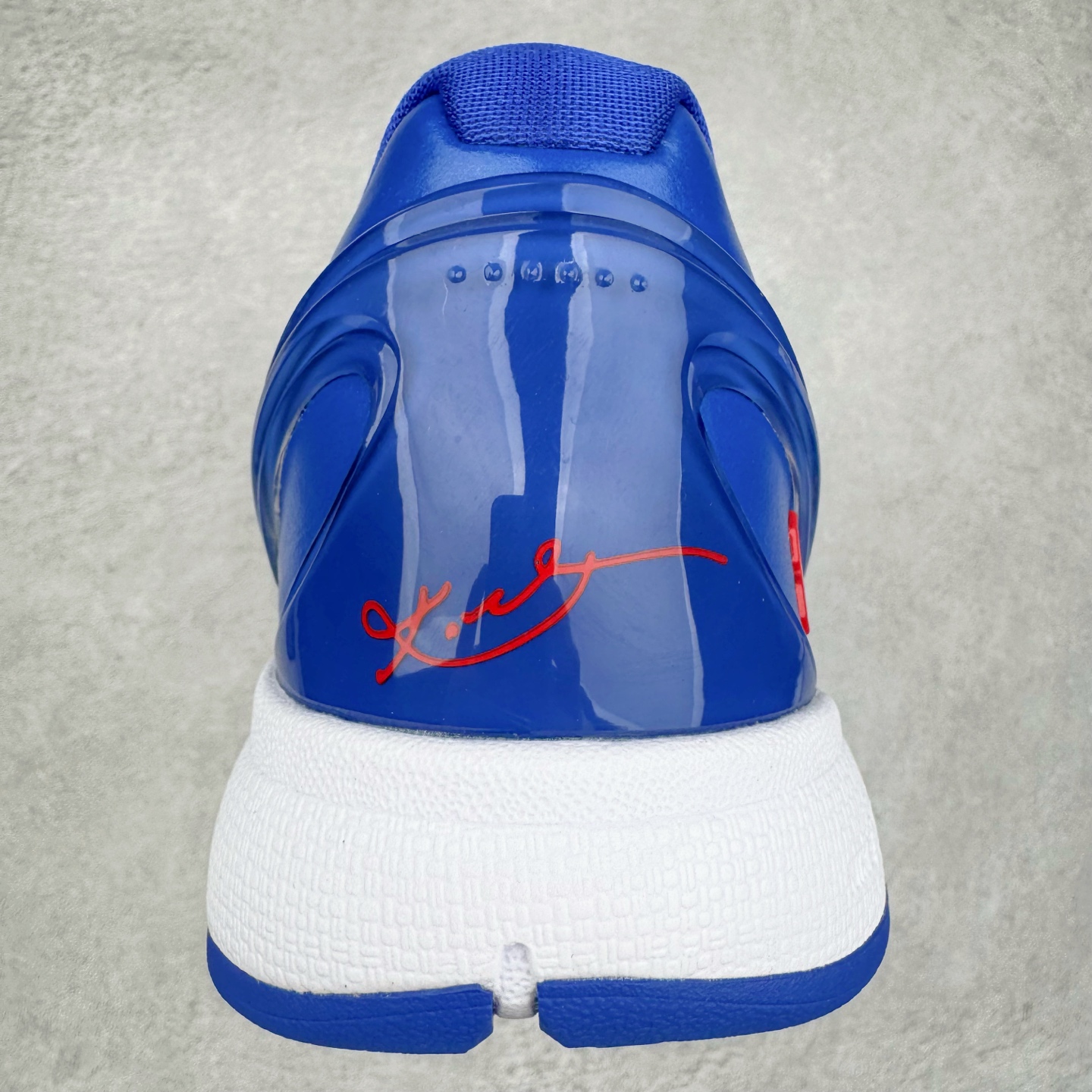 图片[8]-＃Star NK Zoom Kobe 6 Protro 科比六代 道奇蓝白 CW2190-400 圈内顶级批次 完美复刻公司货 前掌超大Zoom Turbo气垫 后掌EVA缓震 真正的原汁原味 还原ZP脚感 全身鞋材卡料色独家定制 唯一正确喷漆工艺Swoosh 正确凹凸蛇鳞工艺 正确鞋面渐变效果 内全置真动飞态线 独立原厂模具 最大尺码达到48.5码 首批不拼图大几率过验 亲测已过 支持各种高强度实战 无需担心 上脚价 补货周期极长 脚宽建议买大半码 科比系列前掌偏窄 不影响二次销售 支持七天无理由退换 尺码：40 40.5 41 42 42.5 43 44 44.5 45 45.5 46 47.5 48.5-选品中心