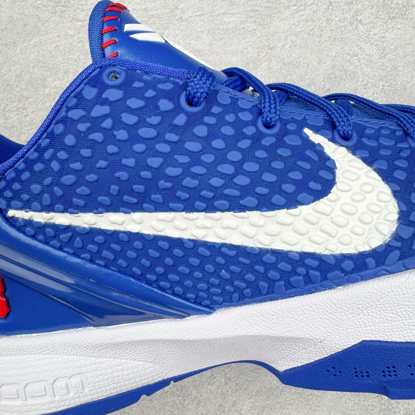 图片[19]-＃Star NK Zoom Kobe 6 Protro 科比六代 道奇蓝白 CW2190-400 圈内顶级批次 完美复刻公司货 前掌超大Zoom Turbo气垫 后掌EVA缓震 真正的原汁原味 还原ZP脚感 全身鞋材卡料色独家定制 唯一正确喷漆工艺Swoosh 正确凹凸蛇鳞工艺 正确鞋面渐变效果 内全置真动飞态线 独立原厂模具 最大尺码达到48.5码 首批不拼图大几率过验 亲测已过 支持各种高强度实战 无需担心 上脚价 补货周期极长 脚宽建议买大半码 科比系列前掌偏窄 不影响二次销售 支持七天无理由退换 尺码：40 40.5 41 42 42.5 43 44 44.5 45 45.5 46 47.5 48.5-选品中心