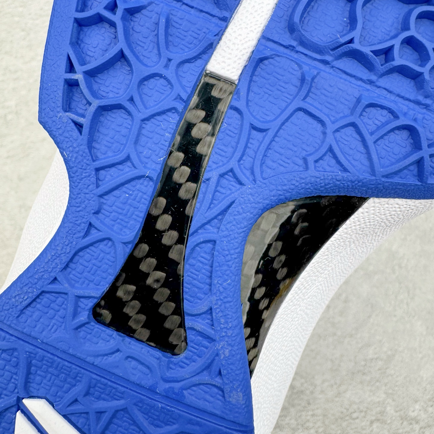 图片[20]-＃Star NK Zoom Kobe 6 Protro 科比六代 道奇蓝白 CW2190-400 圈内顶级批次 完美复刻公司货 前掌超大Zoom Turbo气垫 后掌EVA缓震 真正的原汁原味 还原ZP脚感 全身鞋材卡料色独家定制 唯一正确喷漆工艺Swoosh 正确凹凸蛇鳞工艺 正确鞋面渐变效果 内全置真动飞态线 独立原厂模具 最大尺码达到48.5码 首批不拼图大几率过验 亲测已过 支持各种高强度实战 无需担心 上脚价 补货周期极长 脚宽建议买大半码 科比系列前掌偏窄 不影响二次销售 支持七天无理由退换 尺码：40 40.5 41 42 42.5 43 44 44.5 45 45.5 46 47.5 48.5-选品中心