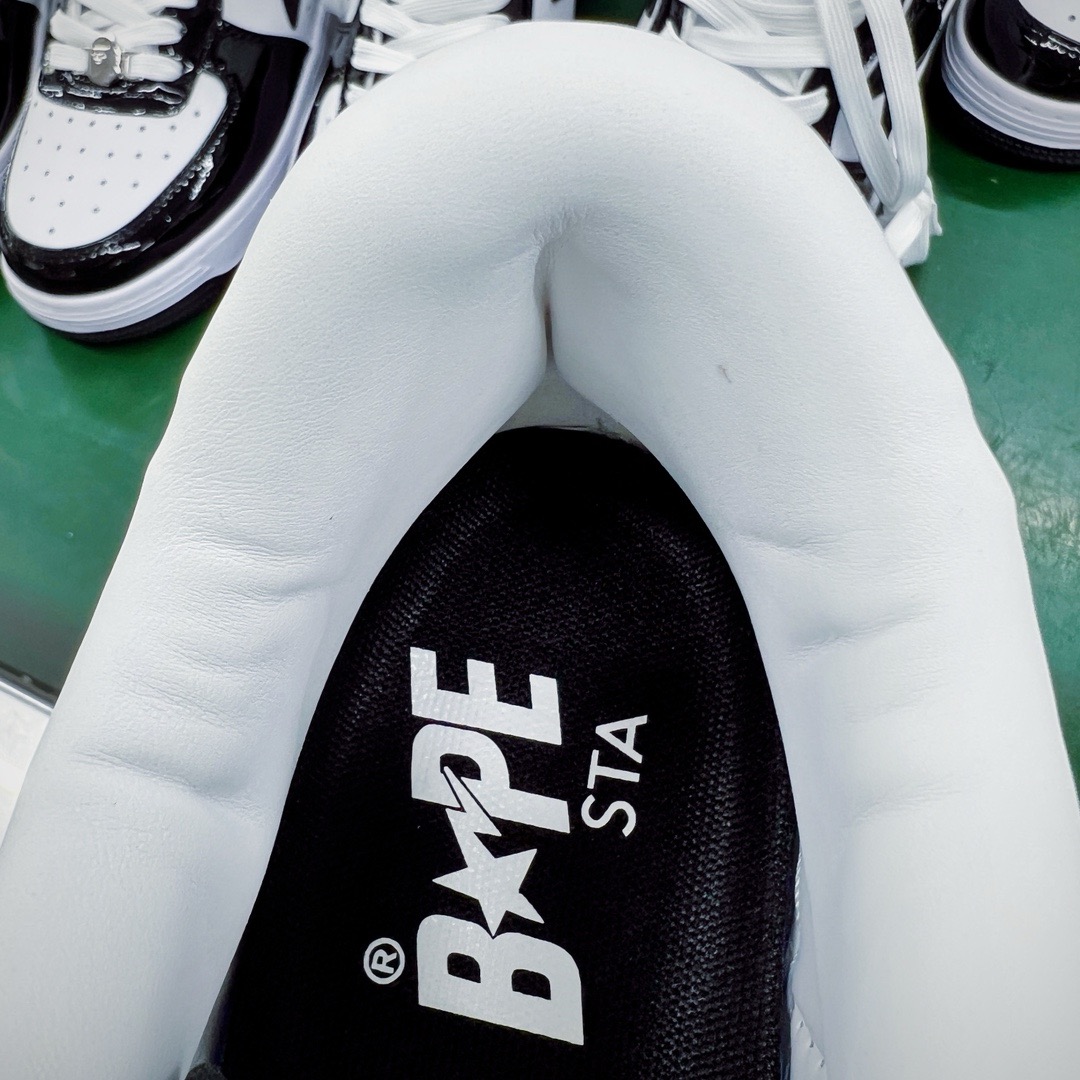 ＃纯原福利‼️
Bape Sta To Low 明星同款 猿人头经典漆皮低帮运动休闲板鞋 全套原纸板楦头