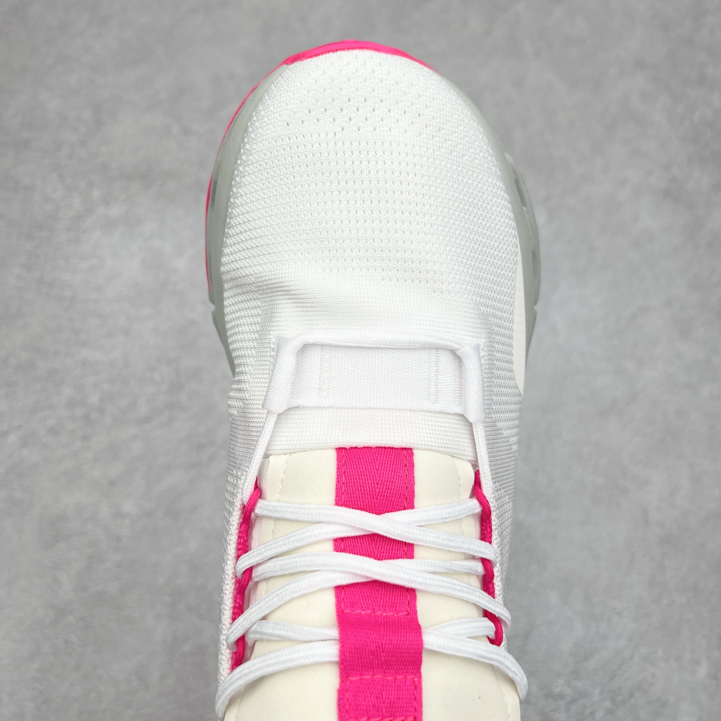 图片[4]-On昂跑 Cloudnova 轻量舒适织物回弹减震透气轻便耐磨防滑低帮休闲跑步鞋 昂跑运动品牌 开创于2010年 缓震着陆、强效回弹、轻柔质感的设计构思始终是ON研制关键 与此同时基于“为全球提供革新性的跑步感受”信念 陆续推出了多款跑鞋及其以专业运动人体跑步工程学为设计关键的功能性跑步服饰设备 让跑者不费力气地畅快畅跑 尺码：36 36.5 37.5 38 38.5 39 40 40.5 41 42 42.5 43 44 44.5 45-选品中心