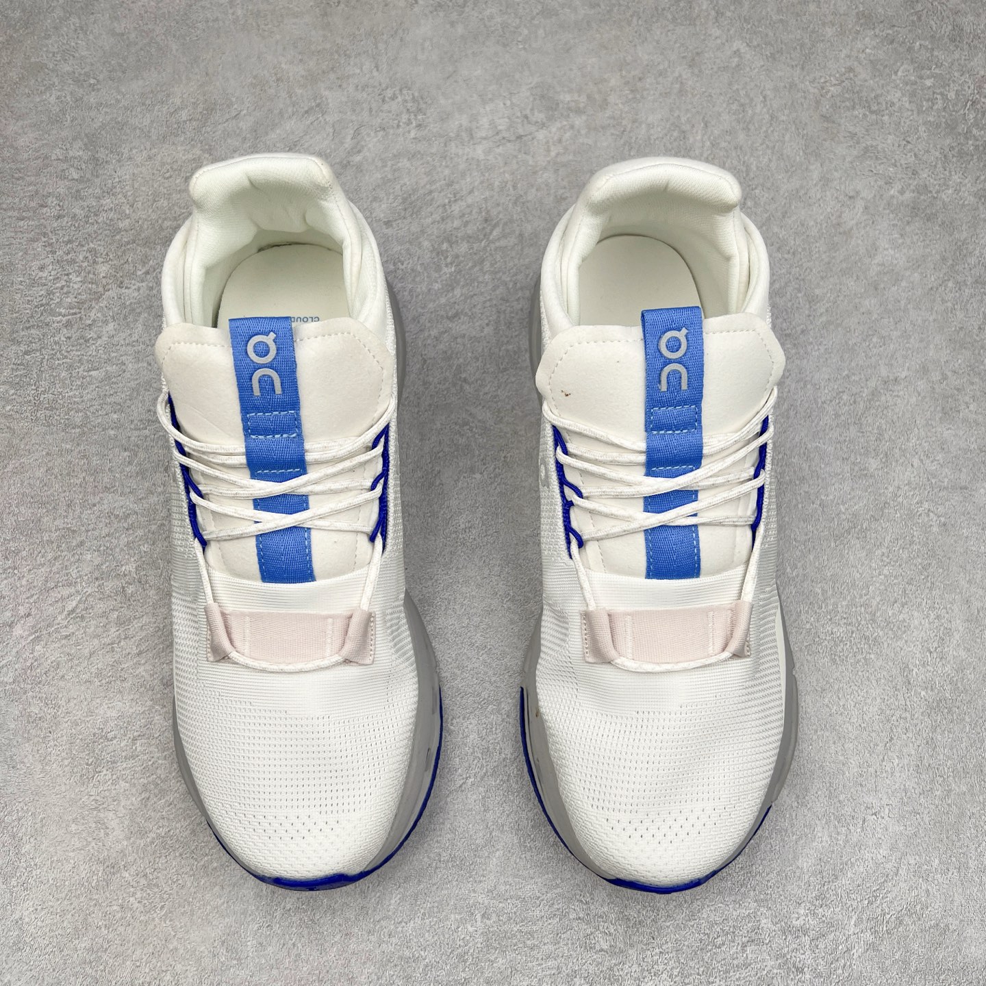 图片[2]-On昂跑 Cloudnova 轻量舒适织物回弹减震透气轻便耐磨防滑低帮休闲跑步鞋 昂跑运动品牌 开创于2010年 缓震着陆、强效回弹、轻柔质感的设计构思始终是ON研制关键 与此同时基于“为全球提供革新性的跑步感受”信念 陆续推出了多款跑鞋及其以专业运动人体跑步工程学为设计关键的功能性跑步服饰设备 让跑者不费力气地畅快畅跑 尺码：36 36.5 37.5 38 38.5 39 40 40.5 41 42 42.5 43 44 44.5 45-选品中心